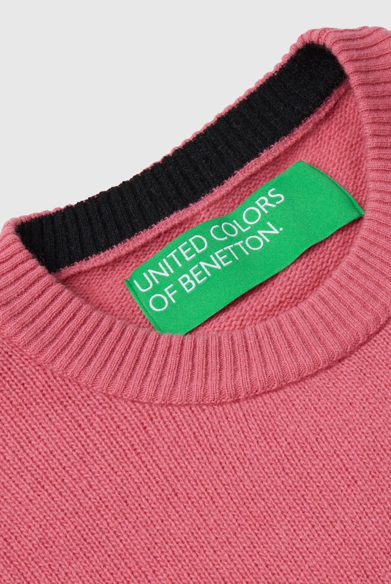 يونايتد كولورز اوف بينيتون بلوفر صوفي بنقشة زهور على الصدر كم طويل نسائي