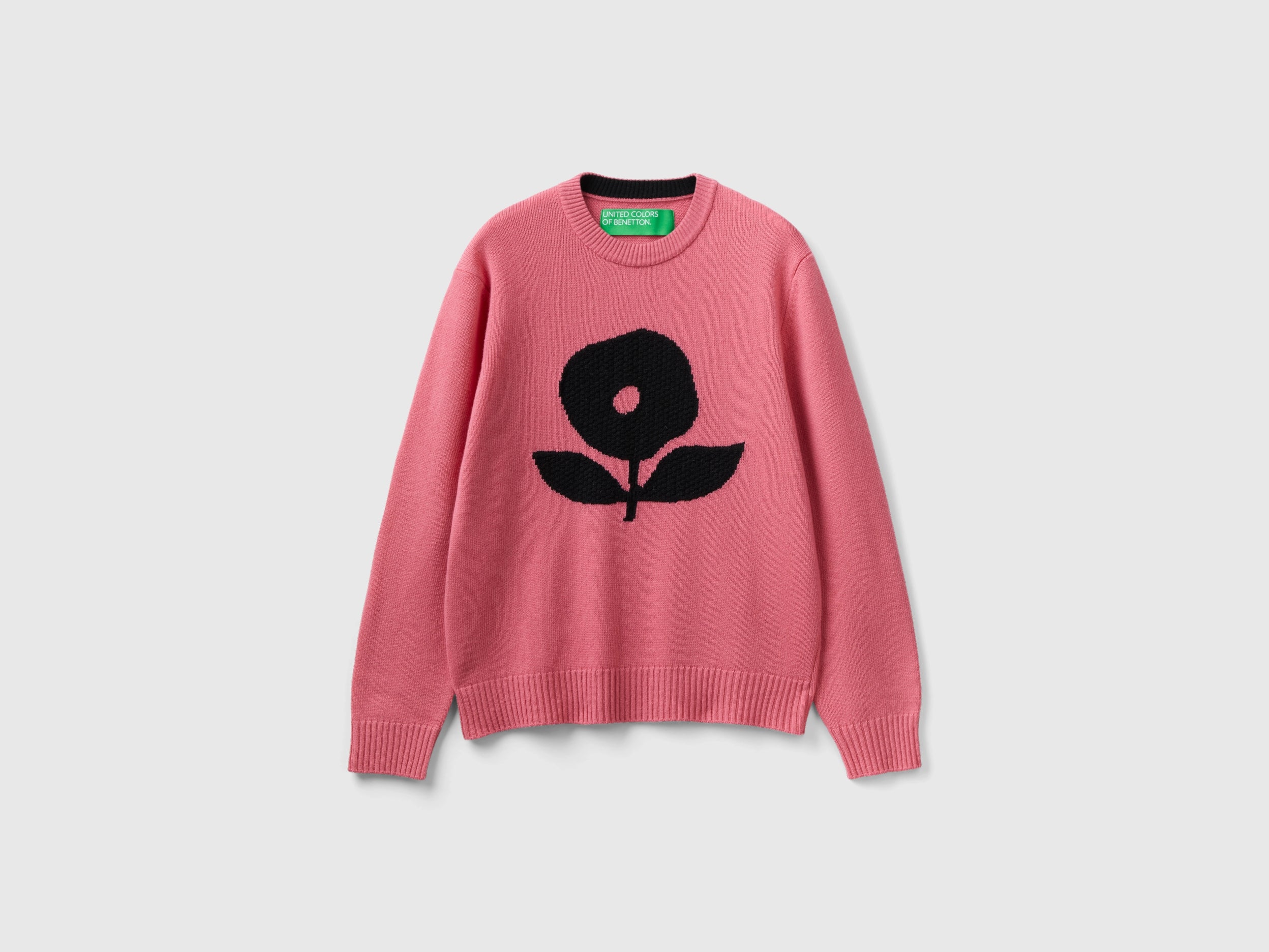 يونايتد كولورز اوف بينيتون بلوفر صوفي بنقشة زهور على الصدر كم طويل نسائي