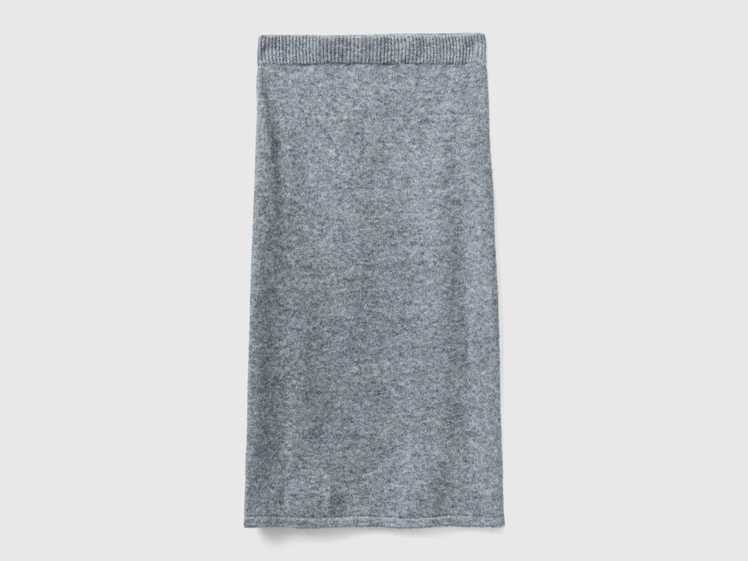 ูููุงูุชุฏ ููููุฑุฒ ุงูู ุจูููุชูู ุชููุฑุฉ ู
ูุฏู ู
ุญุจููุฉ ุจุดุนุงุฑ ูุณุงุฆู