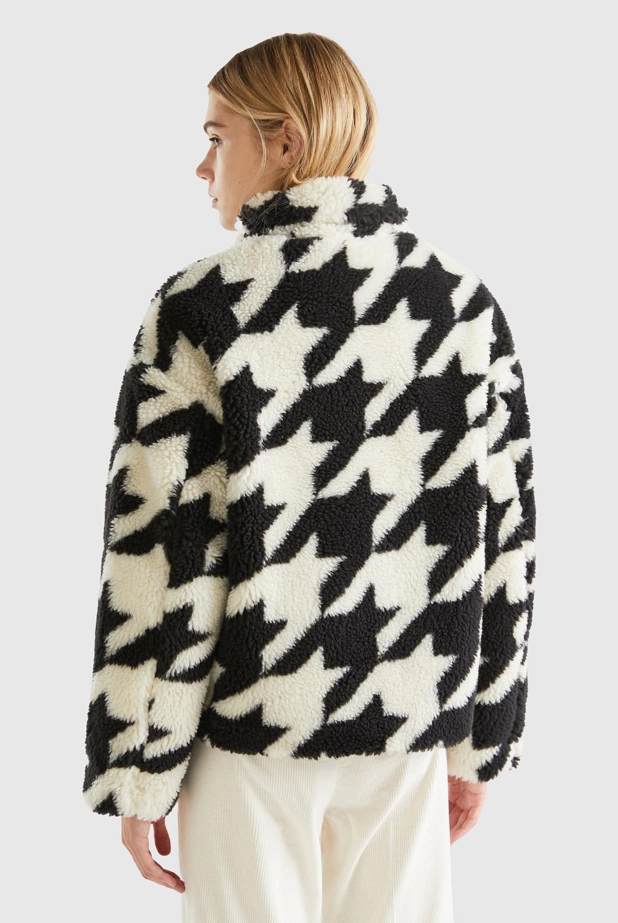 يونايتد كولورز اوف بينيتون سترة تيدي نسائية بنقشة هاوندستوث