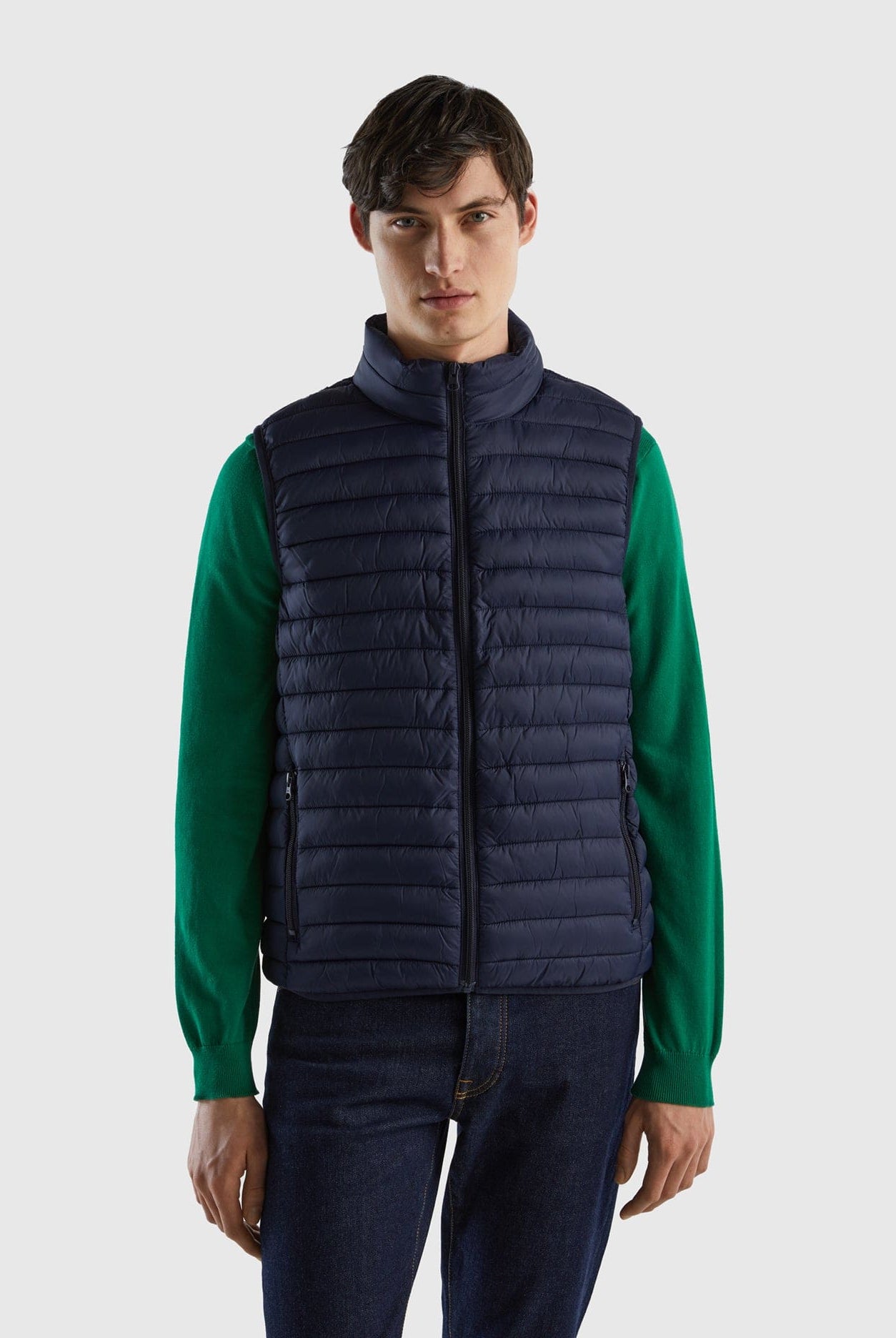 يونايتد كولورز اوف بينيتون جاكيت نفخ شبابي بدون أكمام مبطن