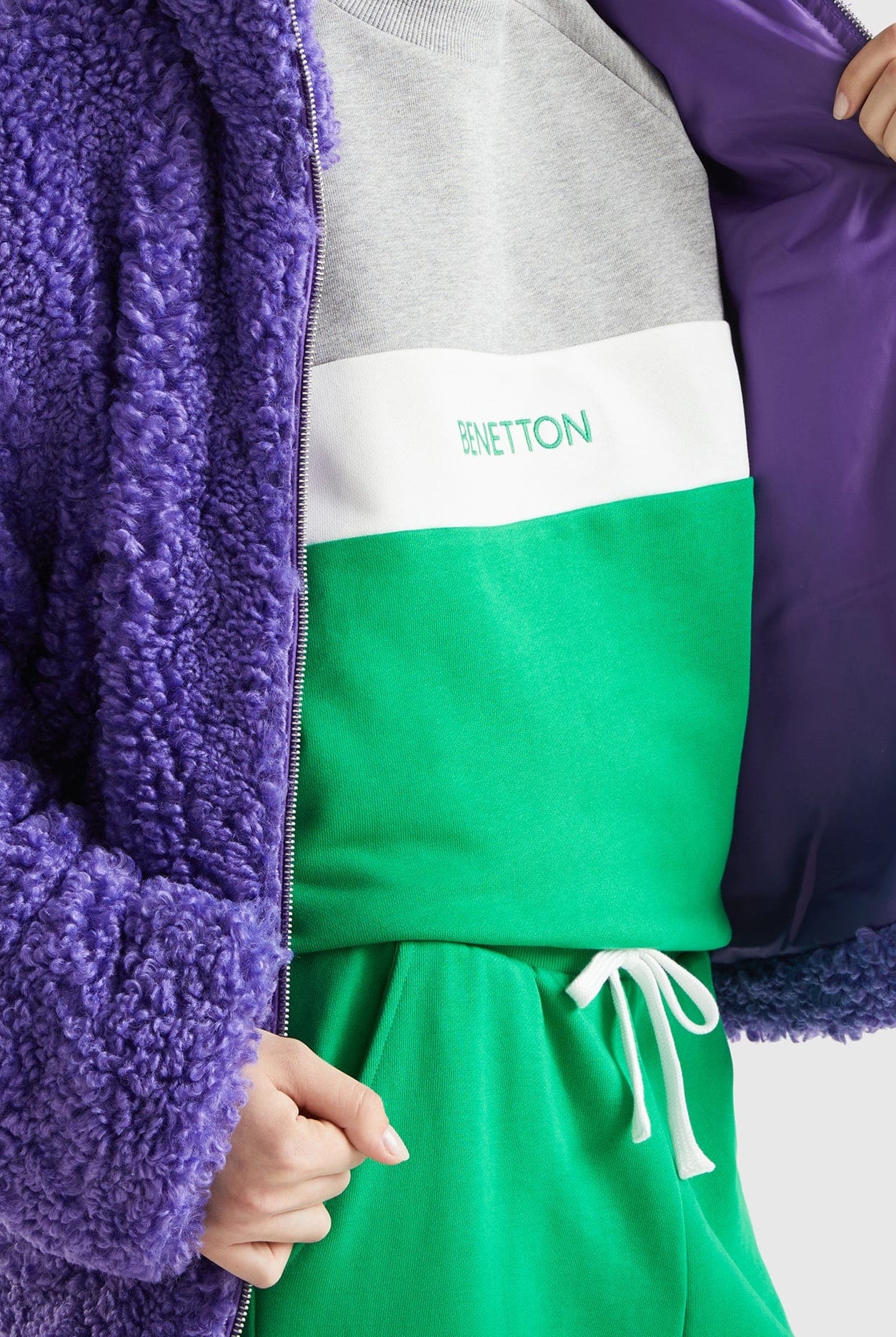 يونايتد كولورز اوف بينيتون سترة نسائي فرو صناعي