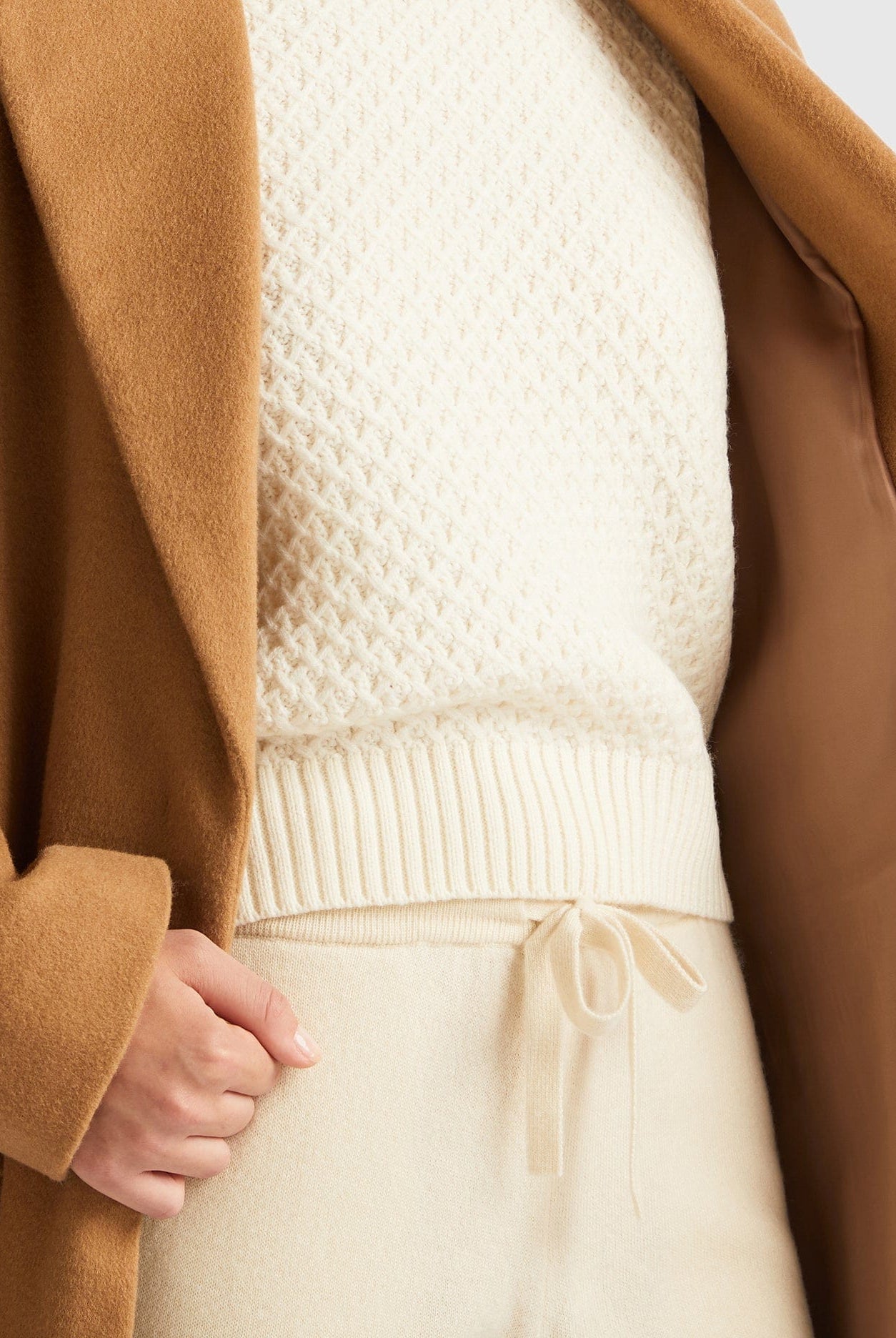 يونايتد كولورز اوف بينيتون معطف طويل بحزام للنساء