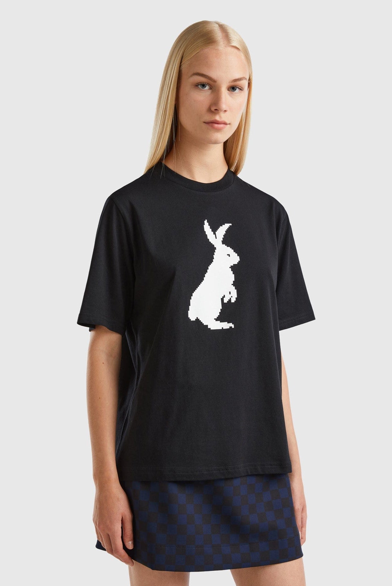 يونايتد كولورز اوف بينيتون تيشيرت بطبعة أرنب نص كم نسائي