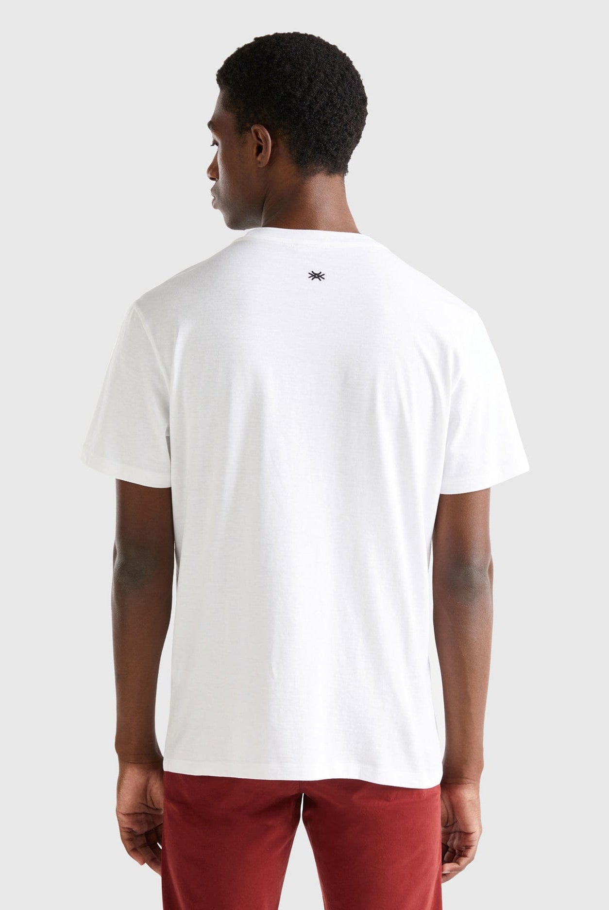 يونايتد كولورز اوف بينيتون تيشيرت قطن 100% مطبوع رجالي