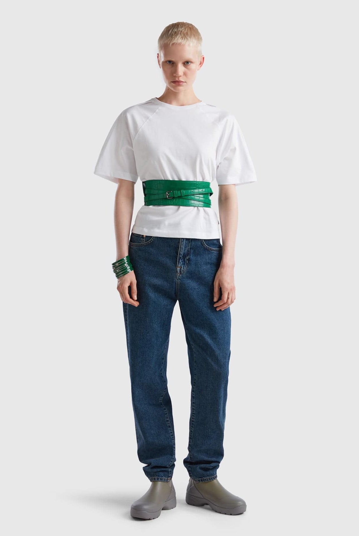 يونايتد كولورز اوف بينيتون تي شيرت بقصة مربعة نسائي