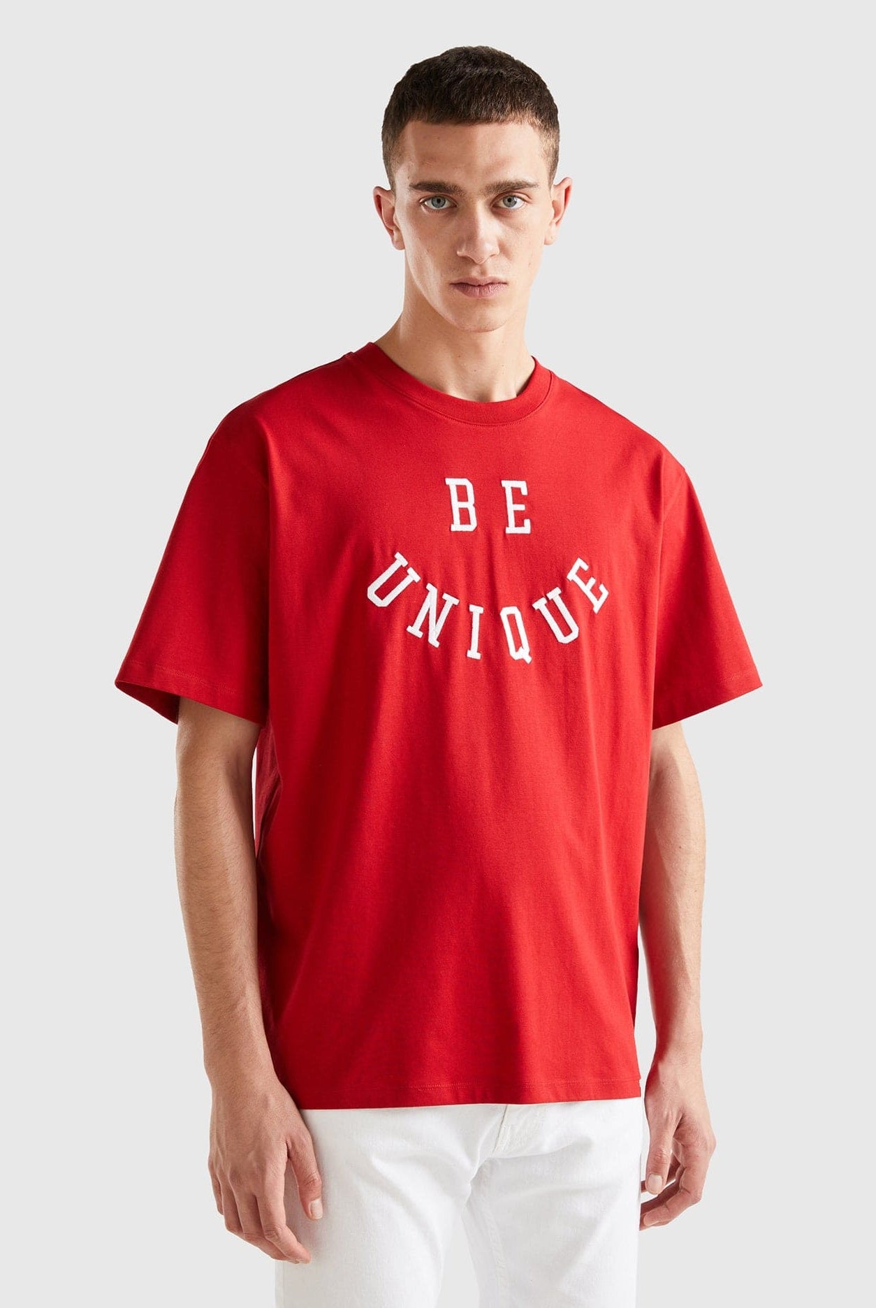 يونايتد كولورز اوف بينيتون تيشيرت بطباعة شعار بطبعة أمامية نص كم نسائي