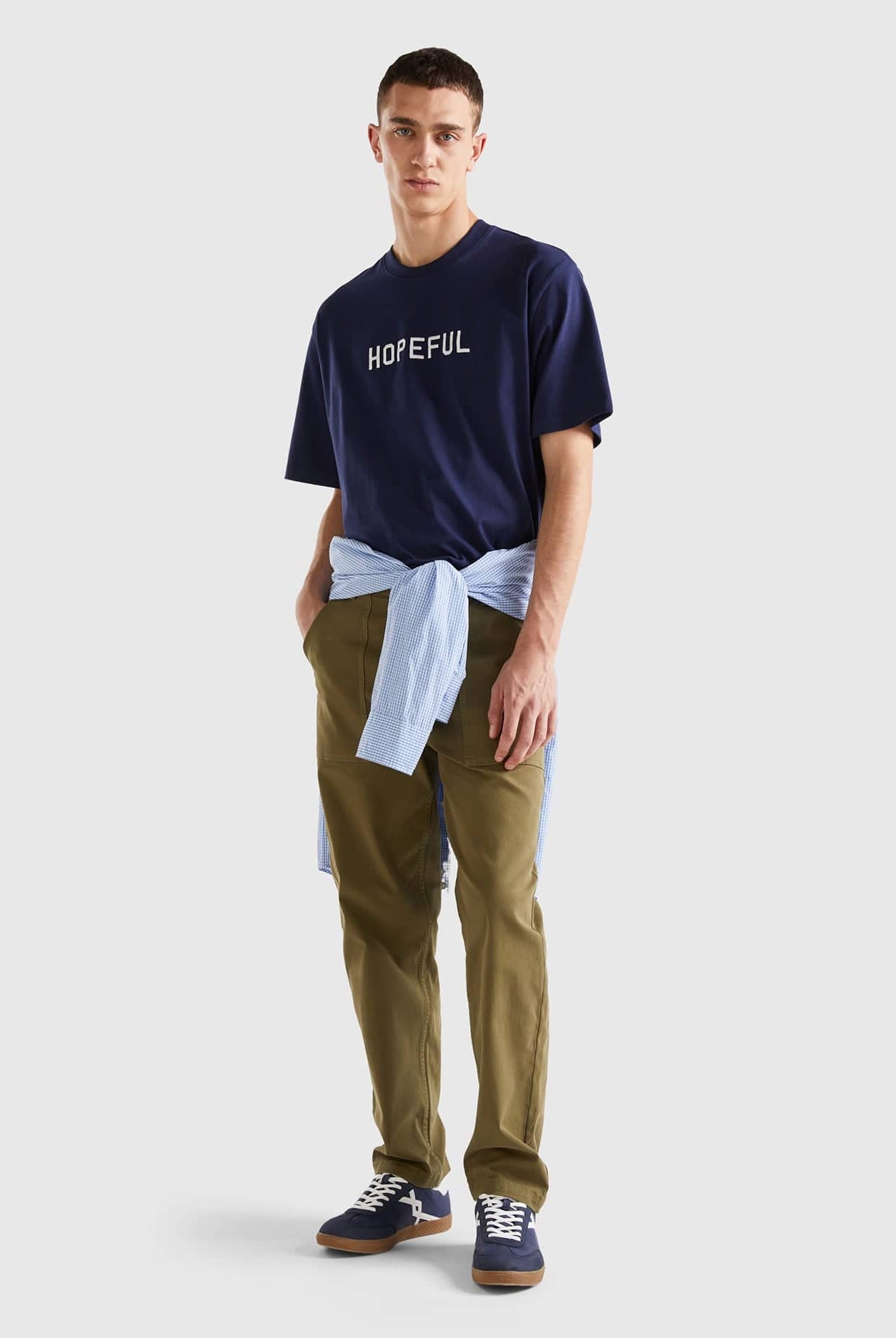 يونايتد كولورز اوف بينيتون تيشيرت بطباعة شعار بطبعة أمامية نص كم نسائي