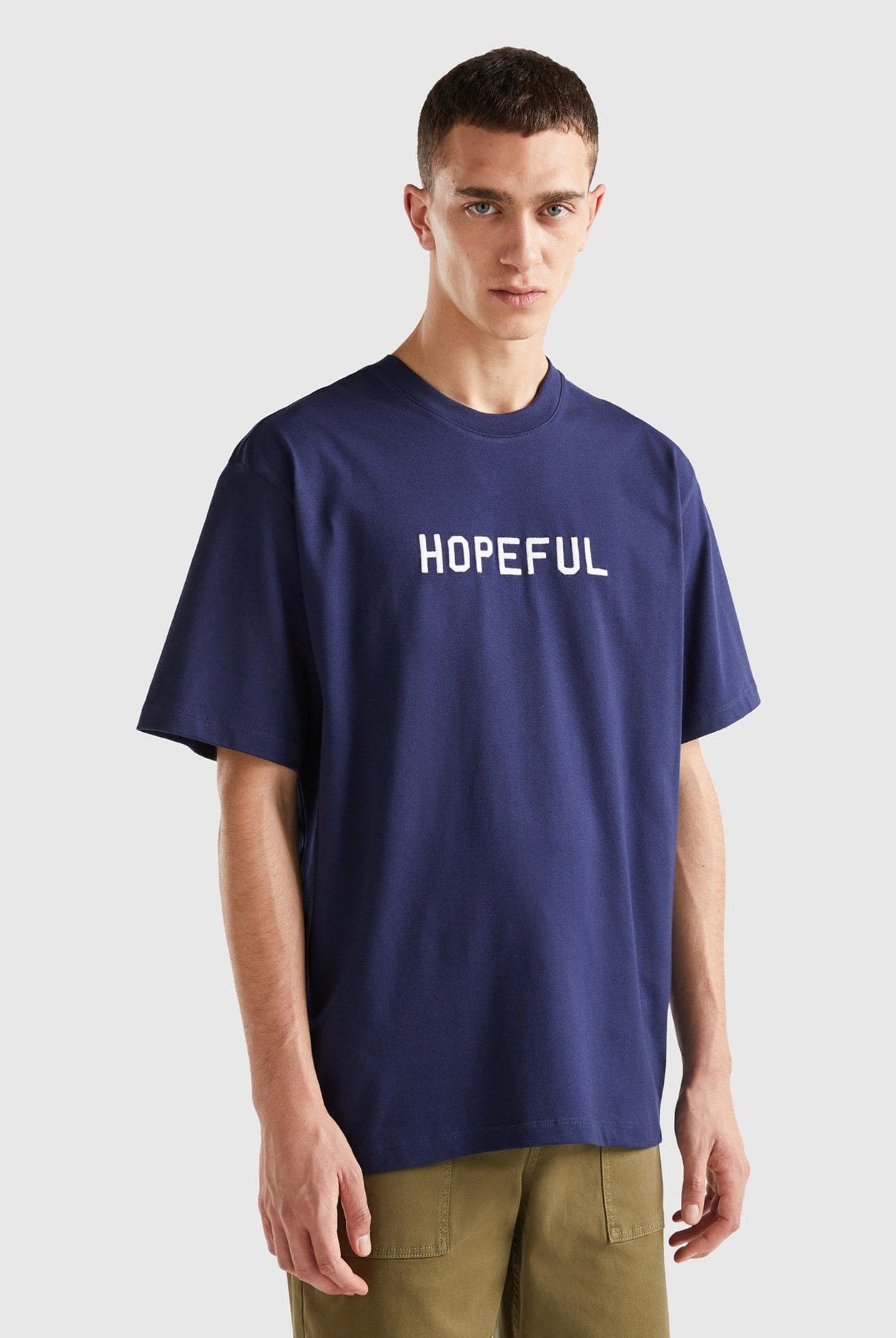 يونايتد كولورز اوف بينيتون تيشيرت بطباعة شعار بطبعة أمامية نص كم نسائي