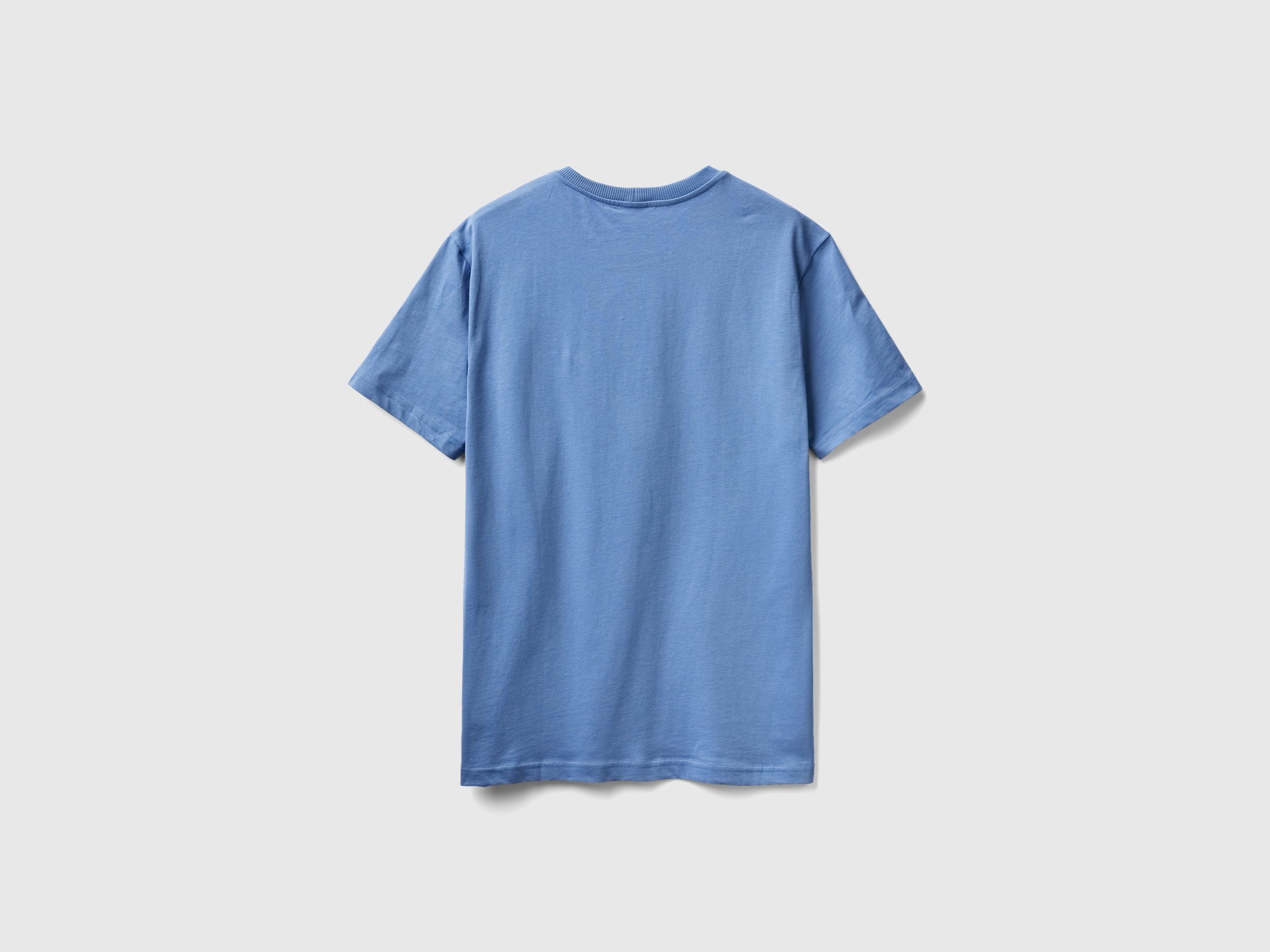 ูููุงูุชุฏ ููููุฑุฒ ุงูู ุจูููุชูู ุชูุดูุฑุช ุฃุฒุฑู ุณู
ุงูู ู
ุน ุจุงุฏุฌ ูุต ูู
ู
ูุงุณุจ ููุฌูุณูู