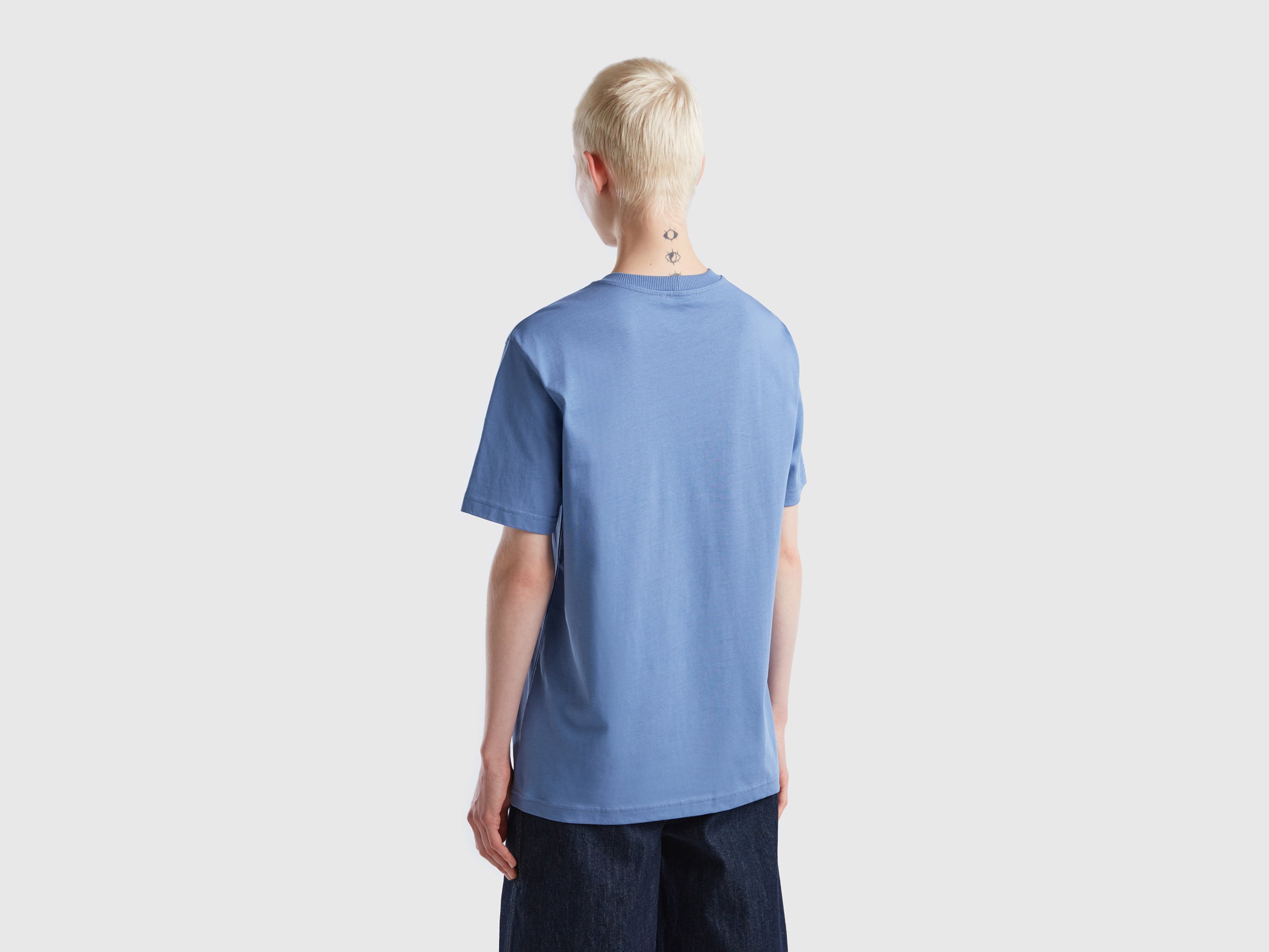 ูููุงูุชุฏ ููููุฑุฒ ุงูู ุจูููุชูู ุชูุดูุฑุช ุฃุฒุฑู ุณู
ุงูู ู
ุน ุจุงุฏุฌ ูุต ูู
ู
ูุงุณุจ ููุฌูุณูู