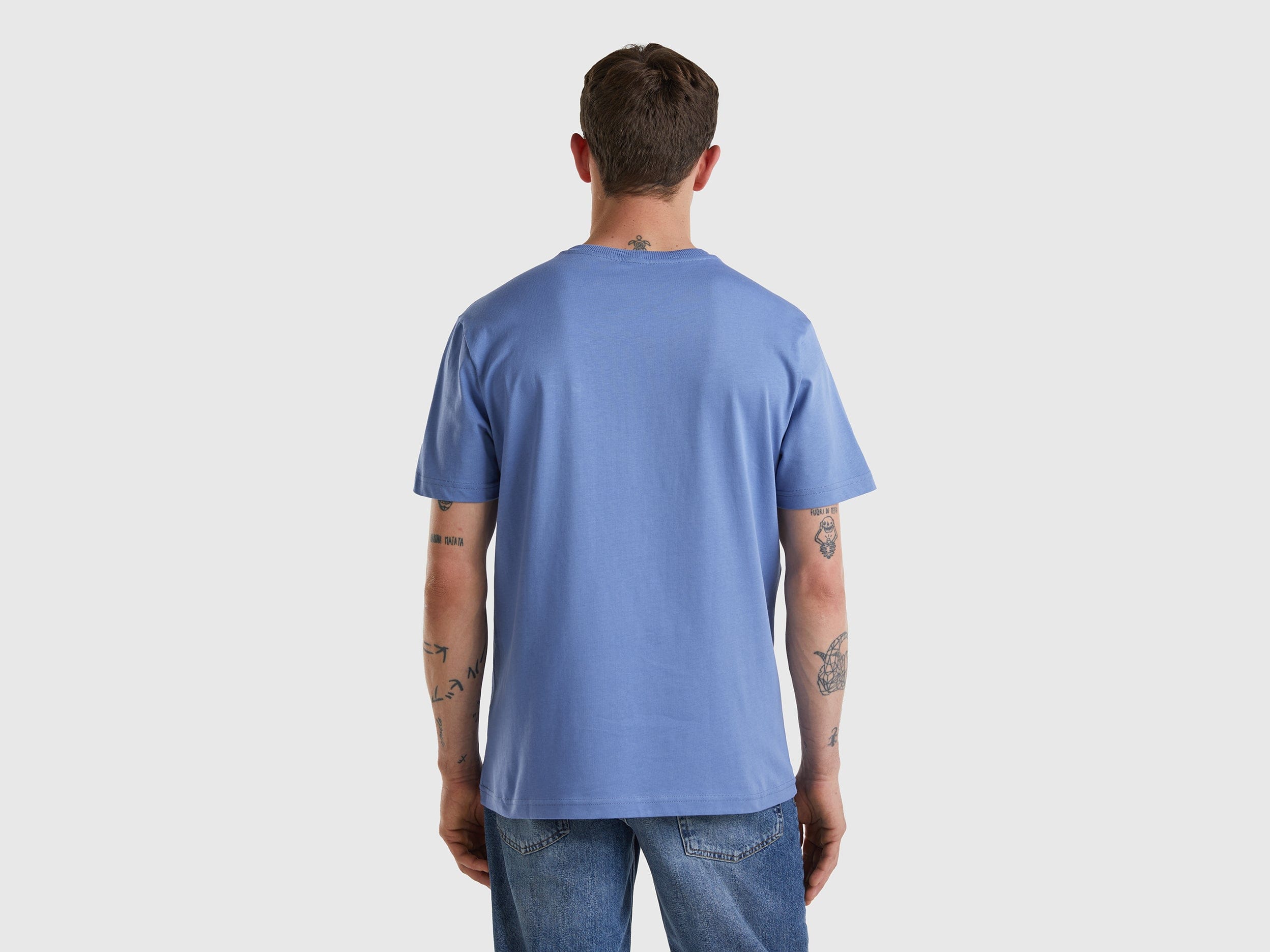 ูููุงูุชุฏ ููููุฑุฒ ุงูู ุจูููุชูู ุชูุดูุฑุช ุฃุฒุฑู ุณู
ุงูู ู
ุน ุจุงุฏุฌ ูุต ูู
ู
ูุงุณุจ ููุฌูุณูู