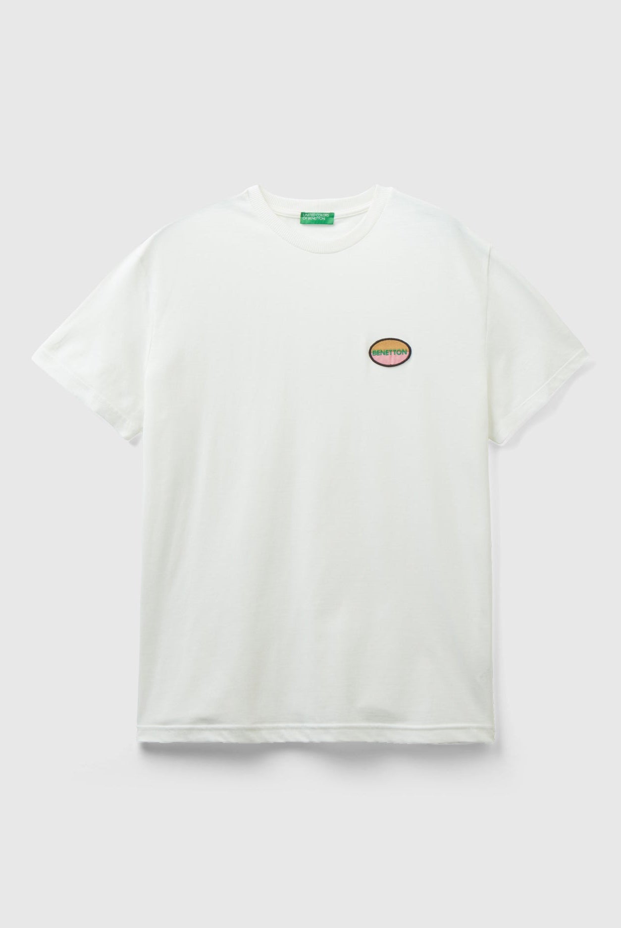 يونايتد كولورز اوف بينيتون تيشيرت أزرق سماوي مع بادج نص كم مناسب للجنسين