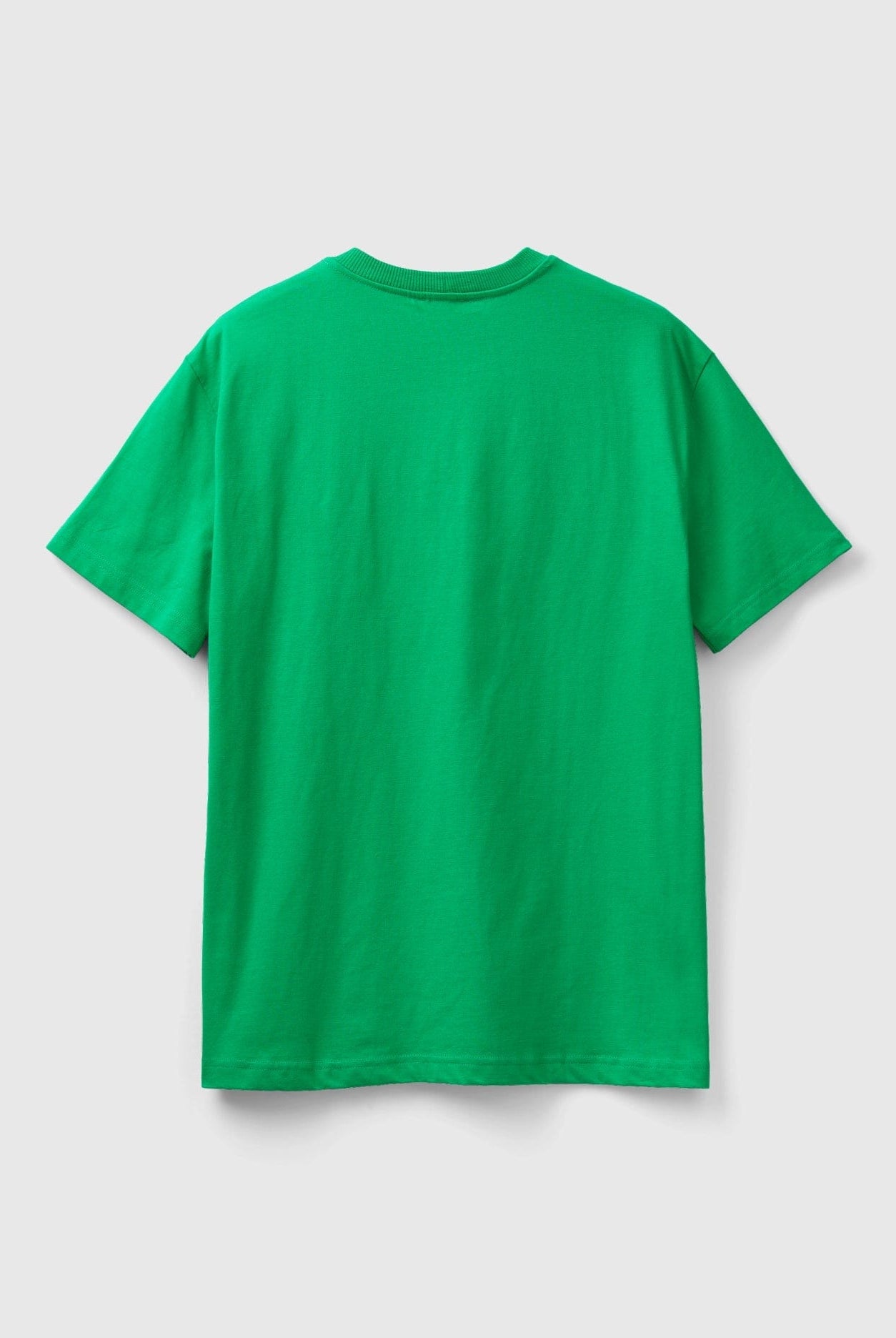 يونايتد كولورز اوف بينيتون تيشيرت أزرق سماوي مع بادج نص كم مناسب للجنسين