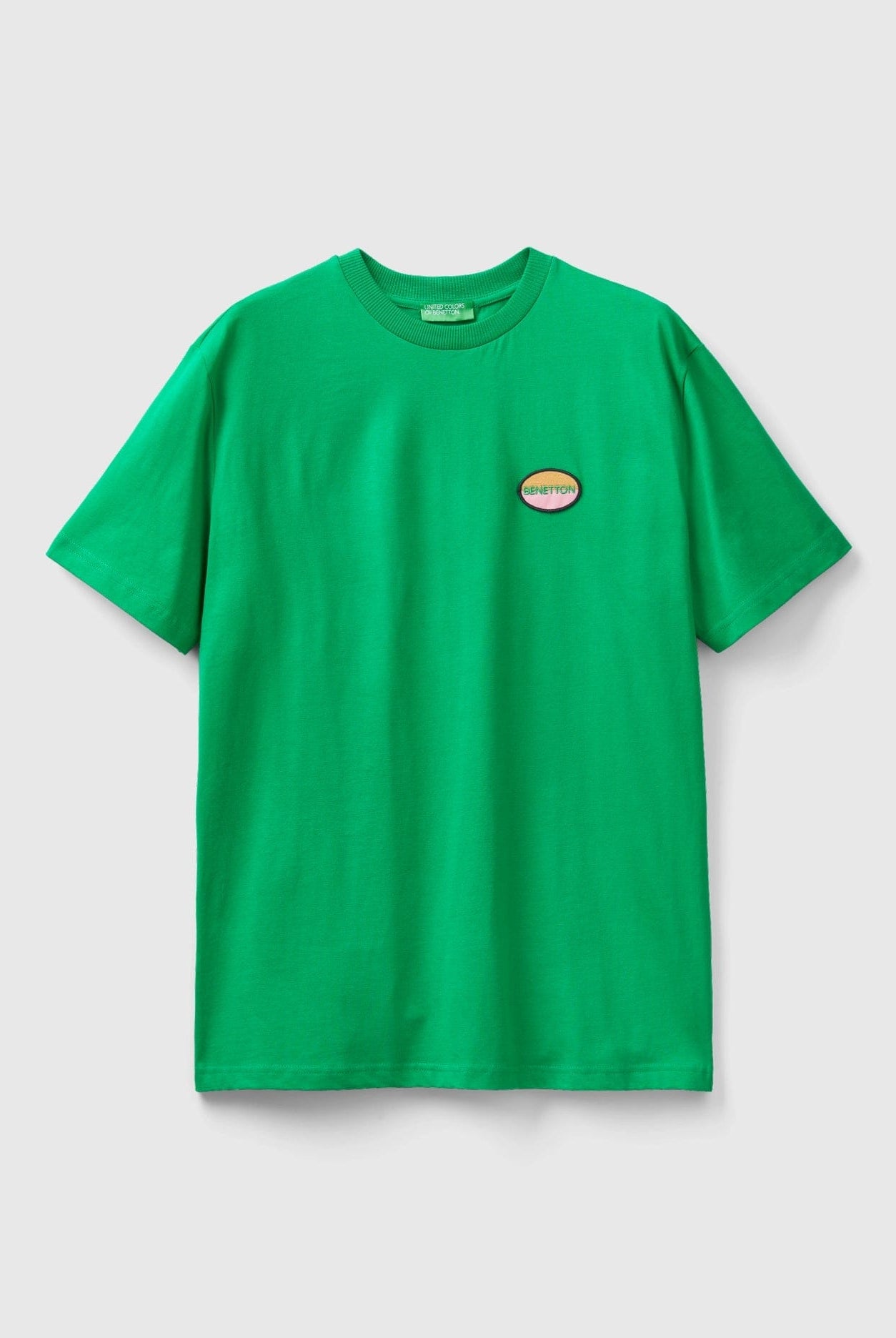 يونايتد كولورز اوف بينيتون تيشيرت أزرق سماوي مع بادج نص كم مناسب للجنسين