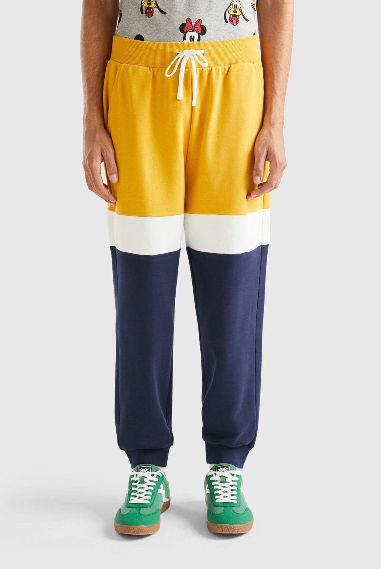 يونايتد كولورز اوف بينيتون بنطلون رياضي مخطط بالعرض مع رباط خصر