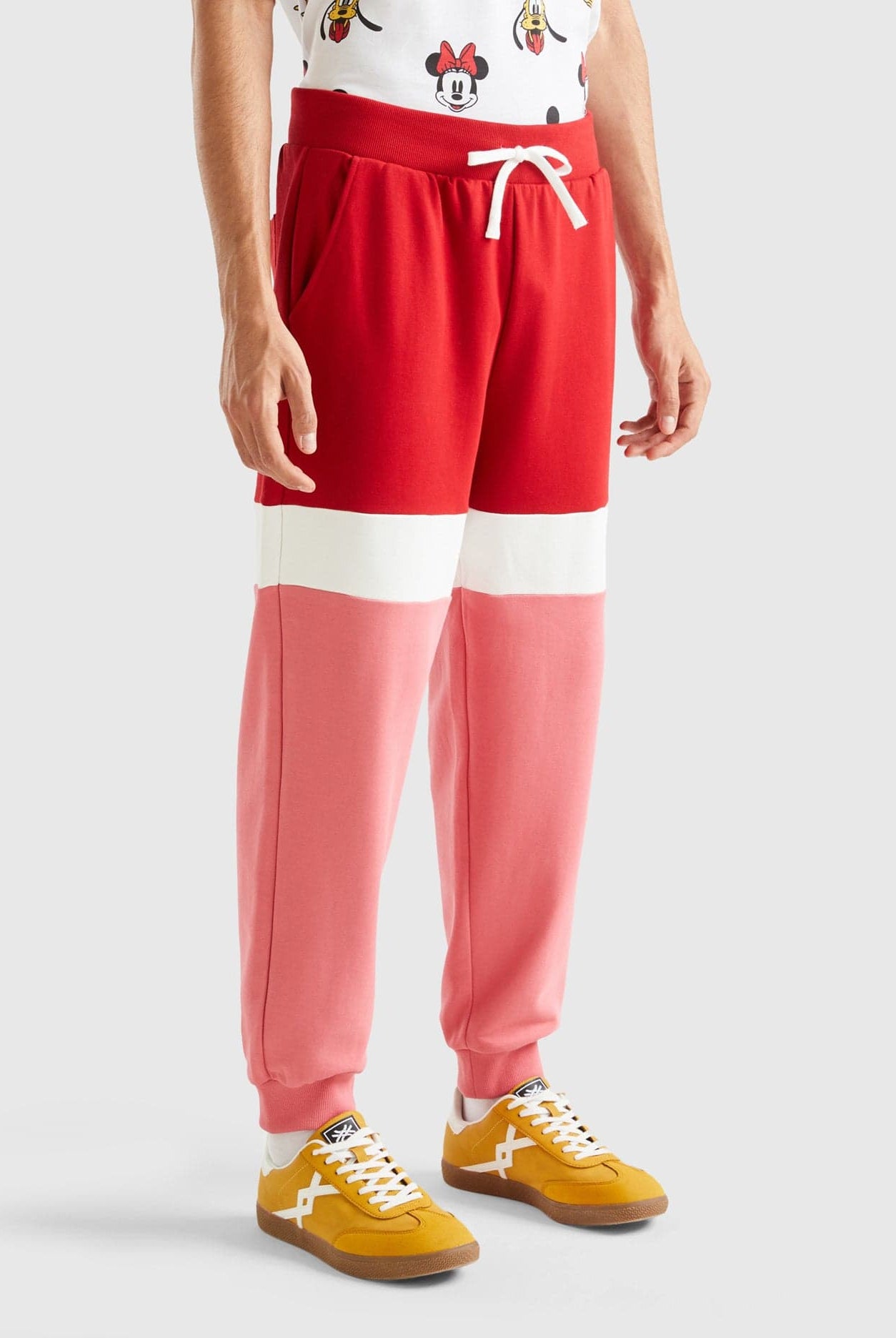 يونايتد كولورز اوف بينيتون بنطلون رياضي مخطط بالعرض مع رباط خصر