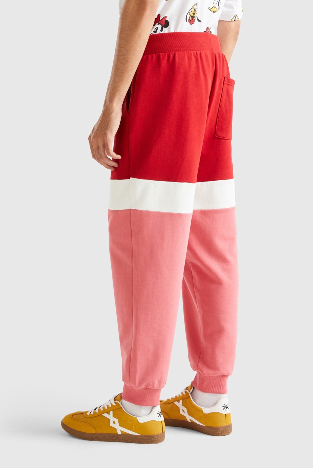 يونايتد كولورز اوف بينيتون بنطلون رياضي مخطط بالعرض مع رباط خصر