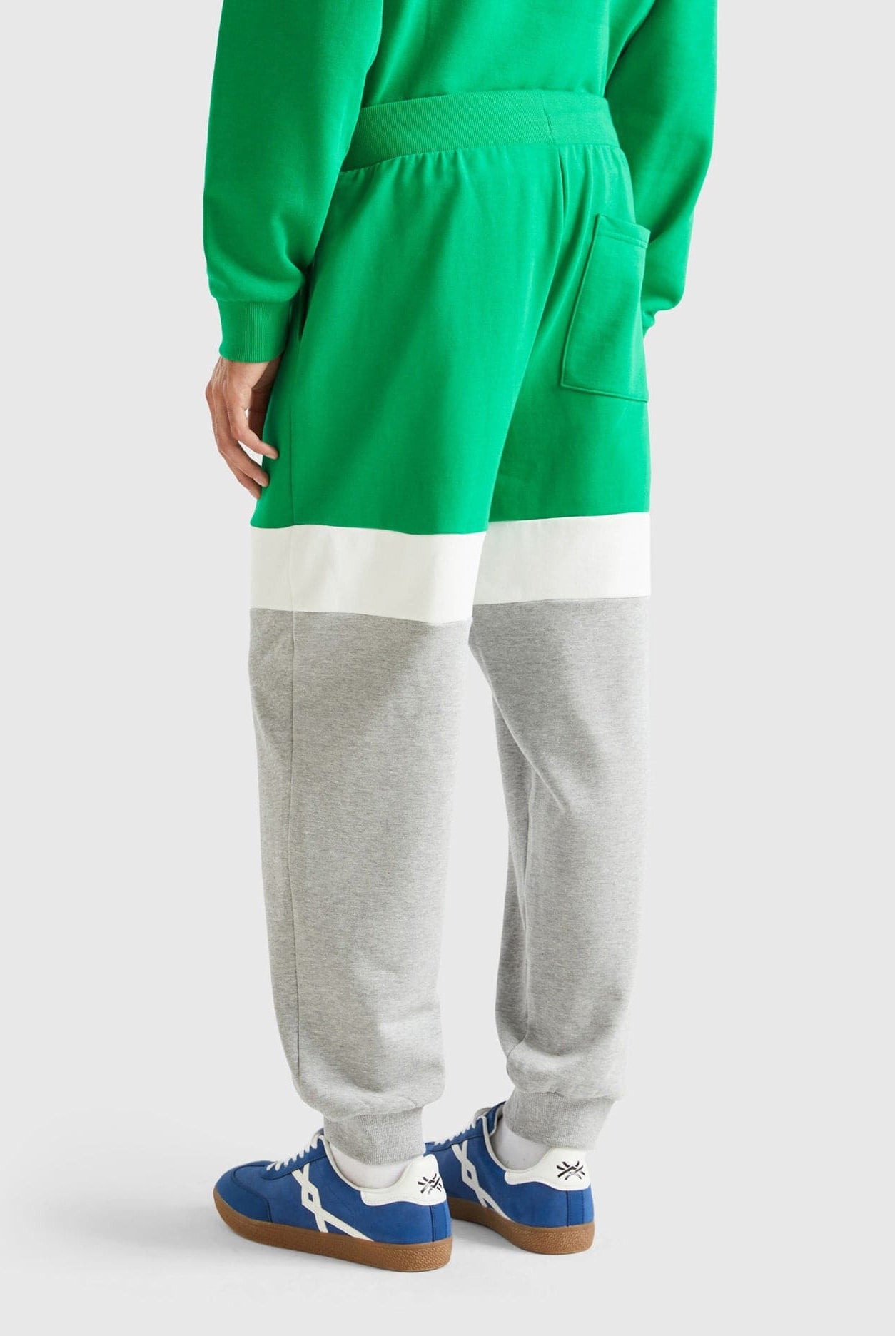 يونايتد كولورز اوف بينيتون بنطلون رياضي مخطط بالعرض مع رباط خصر