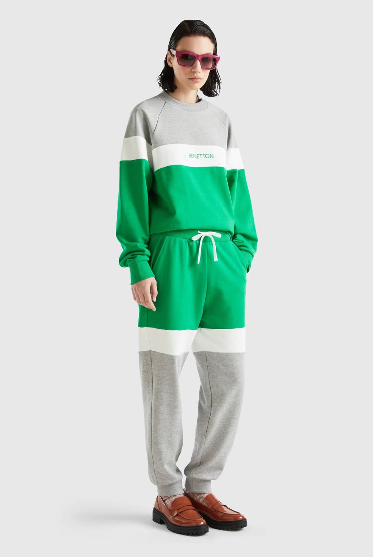 يونايتد كولورز اوف بينيتون بنطلون رياضي مخطط بالعرض مع رباط خصر