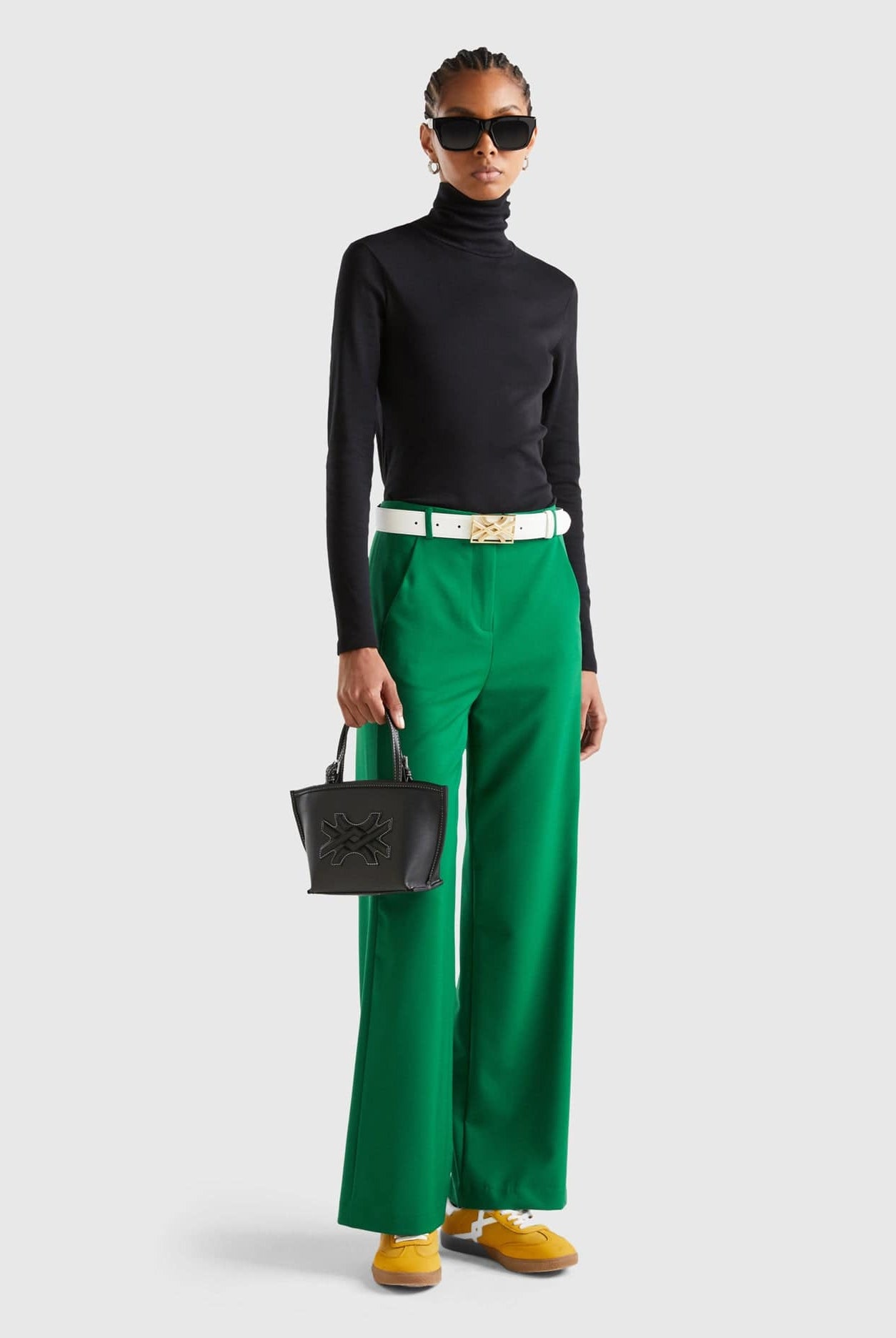 يونايتد كولورز اوف بينيتون تيشيرت نسائي بأكمام طويلة وياقة عالية