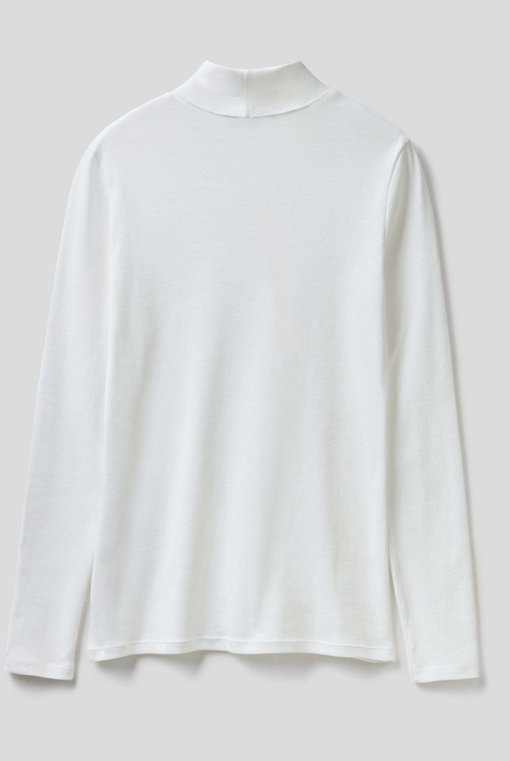 يونايتد كولورز اوف بينيتون تيشيرت نسائي بأكمام طويلة وياقة عالية