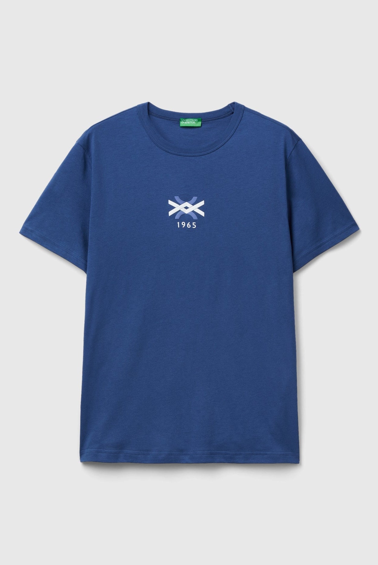 يونايتد كولورز اوف بينيتون تيشيرت رجالي كم قصير من القطن العضوي بطباعة شعار على الصدر