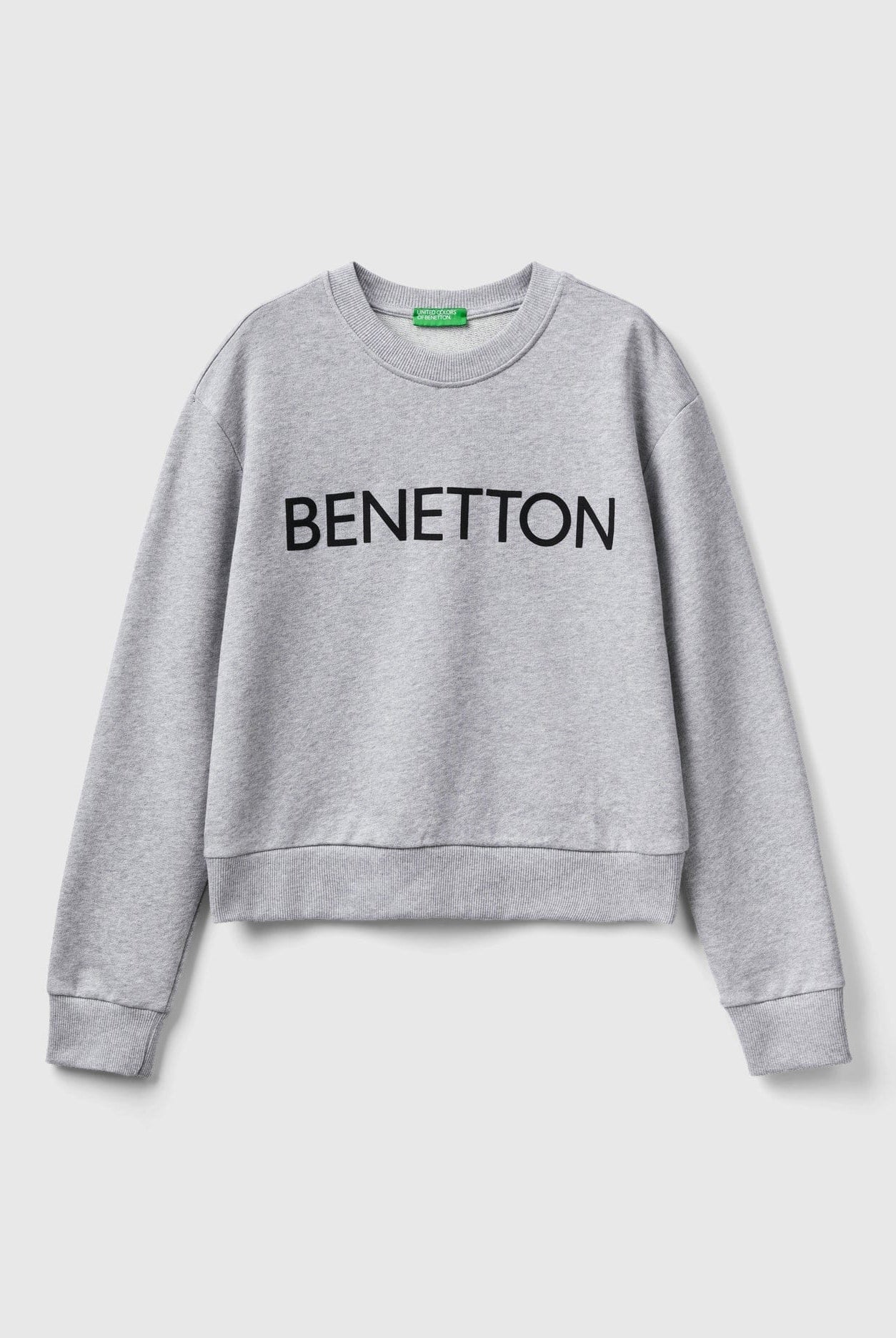 يونايتد كولورز اوف بينيتون كنزة نسائية بطبعة شعار