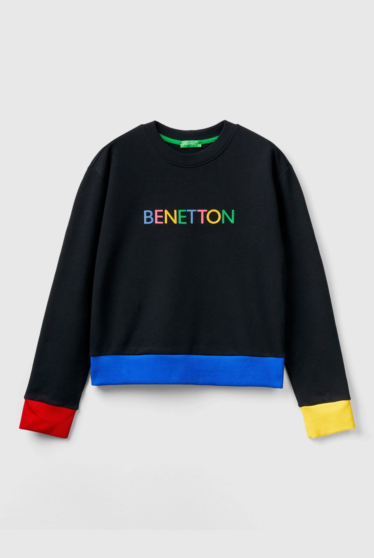 يونايتد كولورز اوف بينيتون كنزة نسائية بطبعة شعار