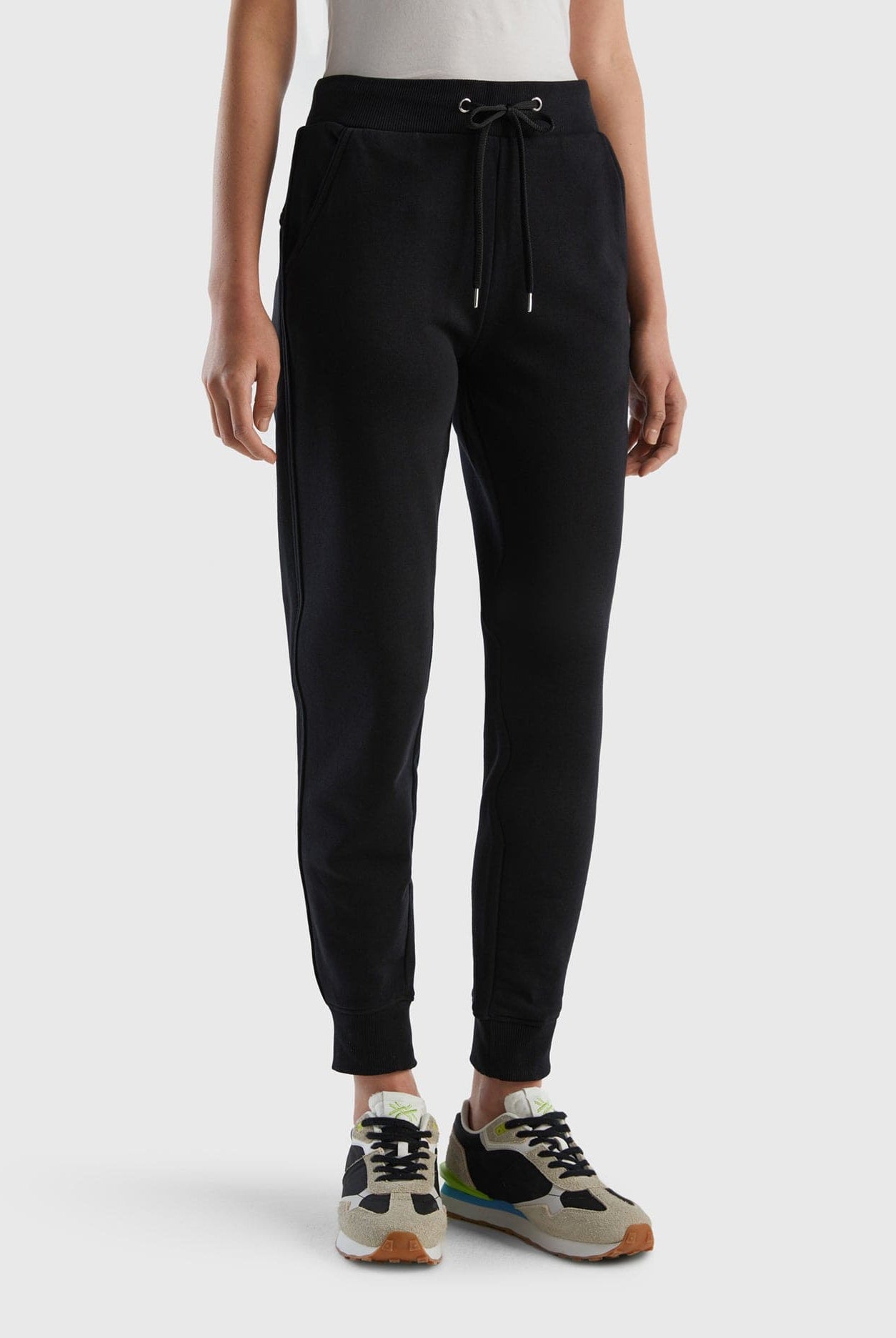 يونايتد كولورز اوف بينيتون سويت بانتس برباط