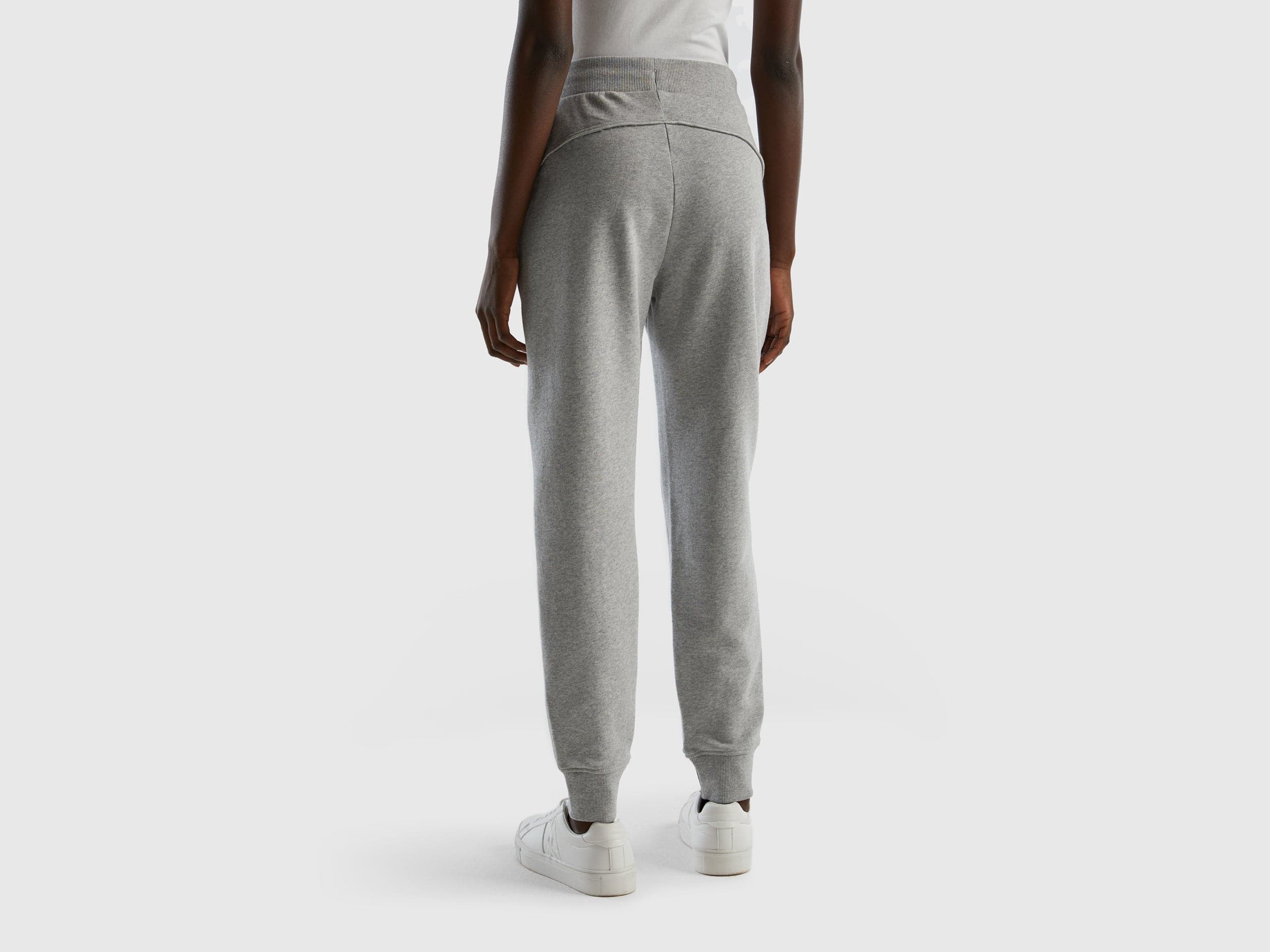 يونايتد كولورز اوف بينيتون سويت بانتس برباط