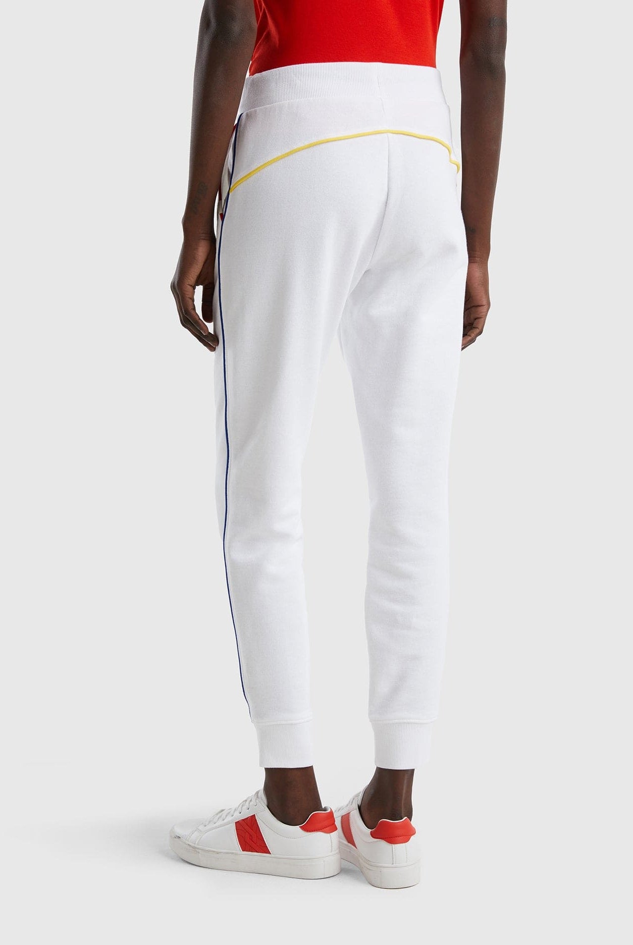 يونايتد كولورز اوف بينيتون سويت بانتس برباط