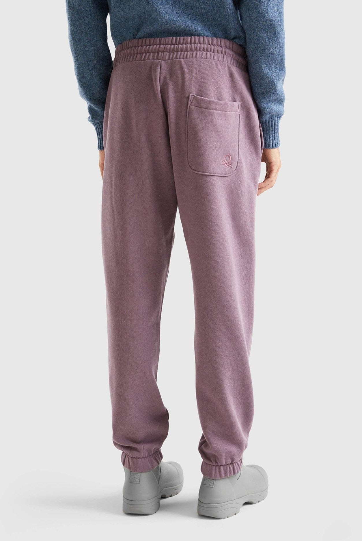 يونايتد كولورز اوف بينيتون بنطلون رياضي سادة برباط رجالي