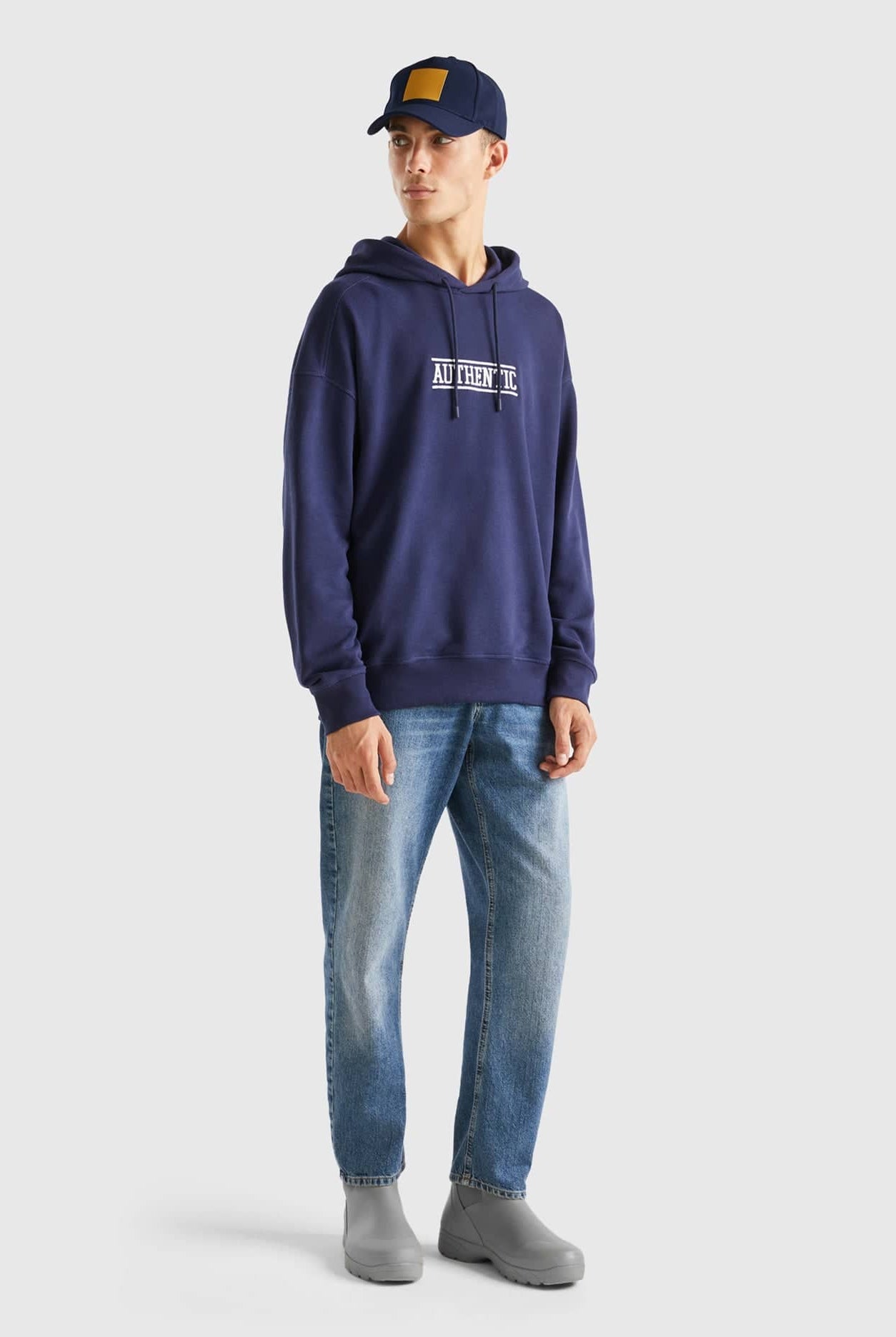 يونايتد كولورز اوف بينيتون هودي مطبوع رجالي