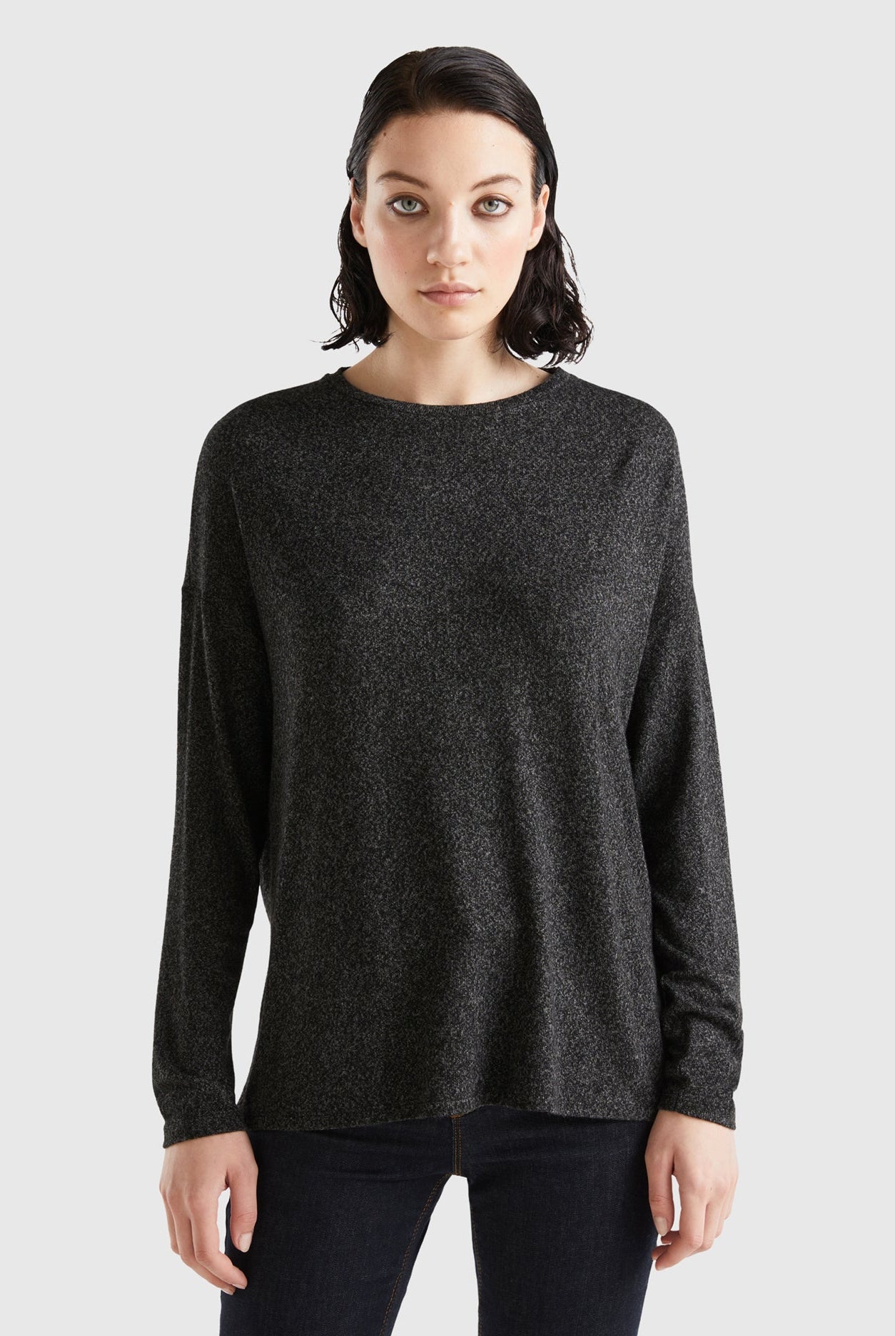 يونايتد كولورز اوف بينيتون تيشيرت نسائي طويل الأكمام من الفيسكوز المطاطي