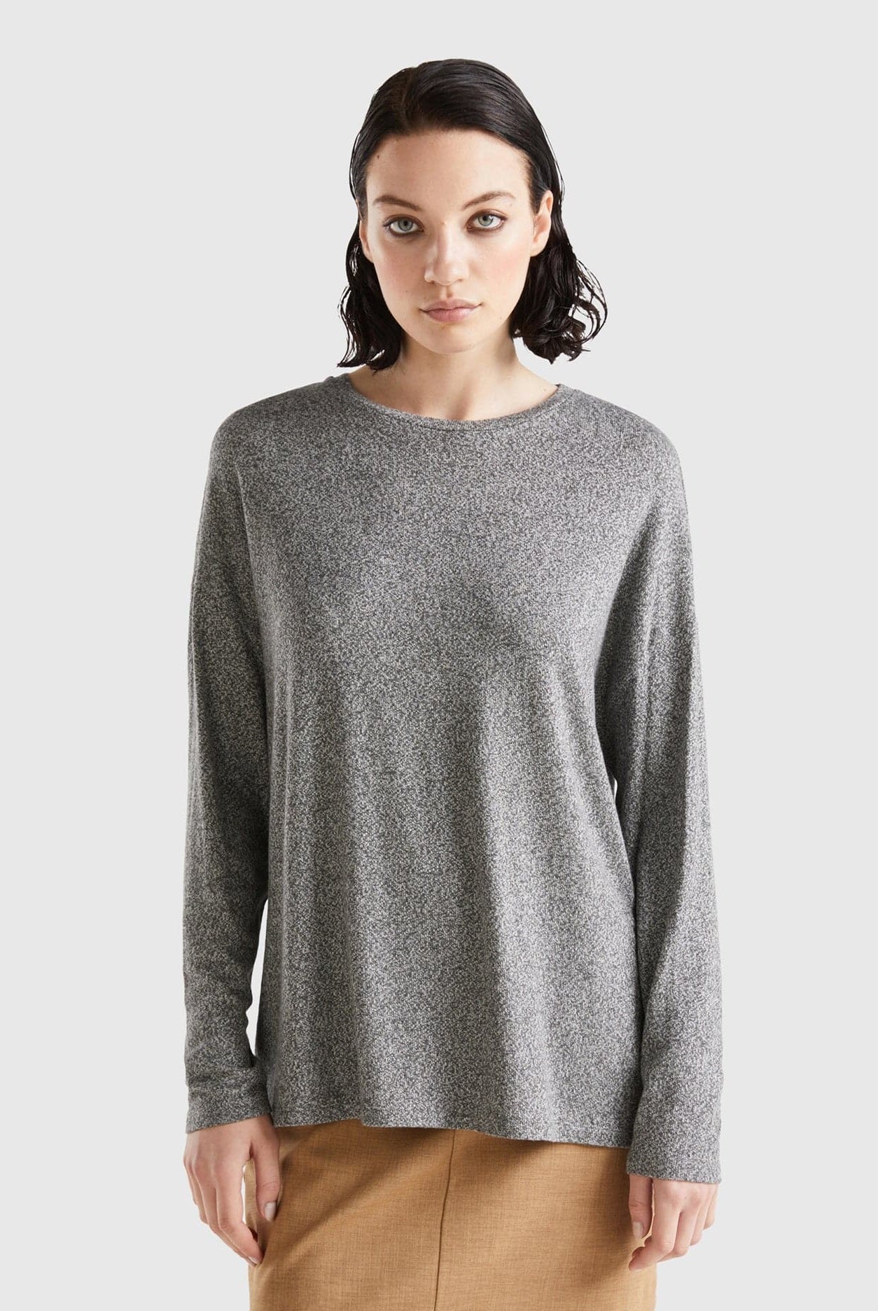 يونايتد كولورز اوف بينيتون تيشيرت نسائي طويل الأكمام من الفيسكوز المطاطي