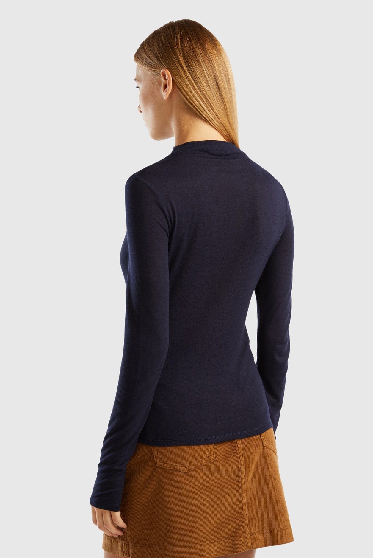 يونايتد كولورز اوف بينيتون تي شيرت من خليط الصوف والفسكوز كم طويل رجالي