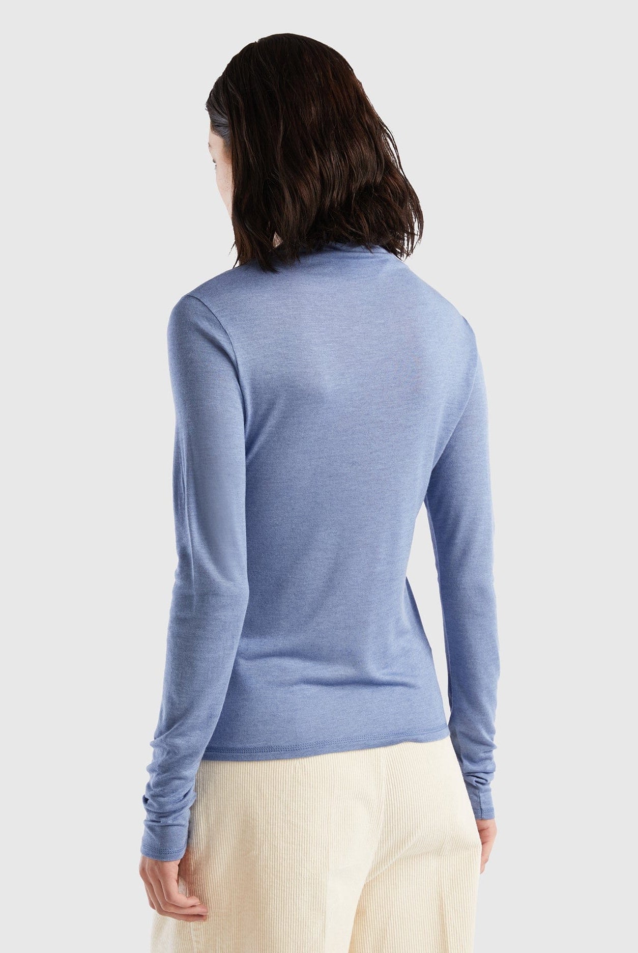 يونايتد كولورز اوف بينيتون تي شيرت من خليط الصوف والفسكوز كم طويل رجالي