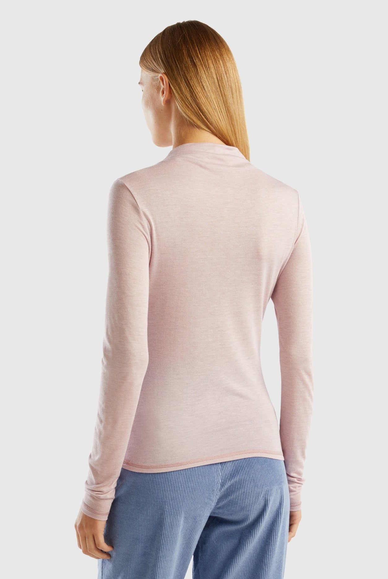 يونايتد كولورز اوف بينيتون تي شيرت من خليط الصوف والفسكوز كم طويل رجالي