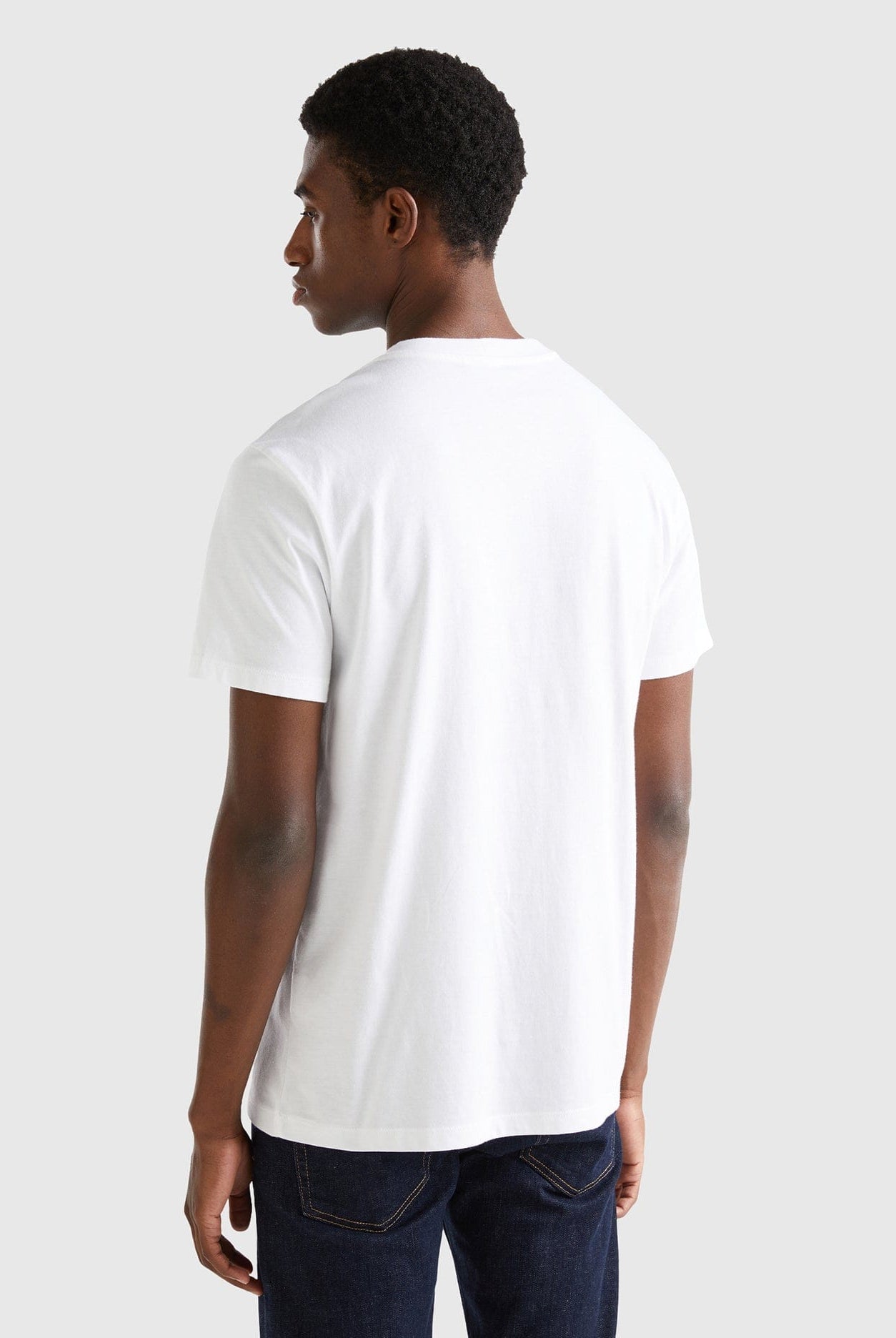 يونايتد كولورز اوف بينيتون تيشيرت شبابي بأكمام قصيرة وطباعة