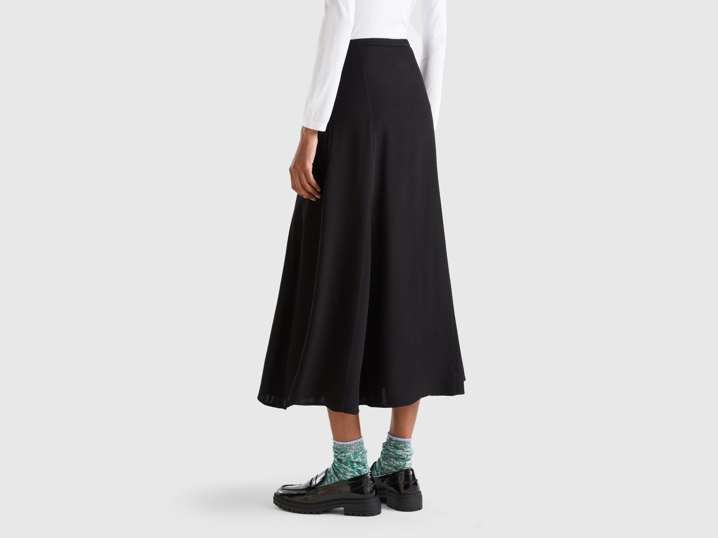 يونايتد كولورز اوف بينيتون تنورة ميدي نسائي ساتان