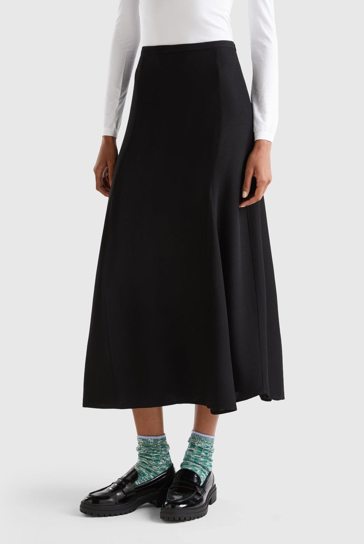 يونايتد كولورز اوف بينيتون تنورة ميدي نسائي ساتان