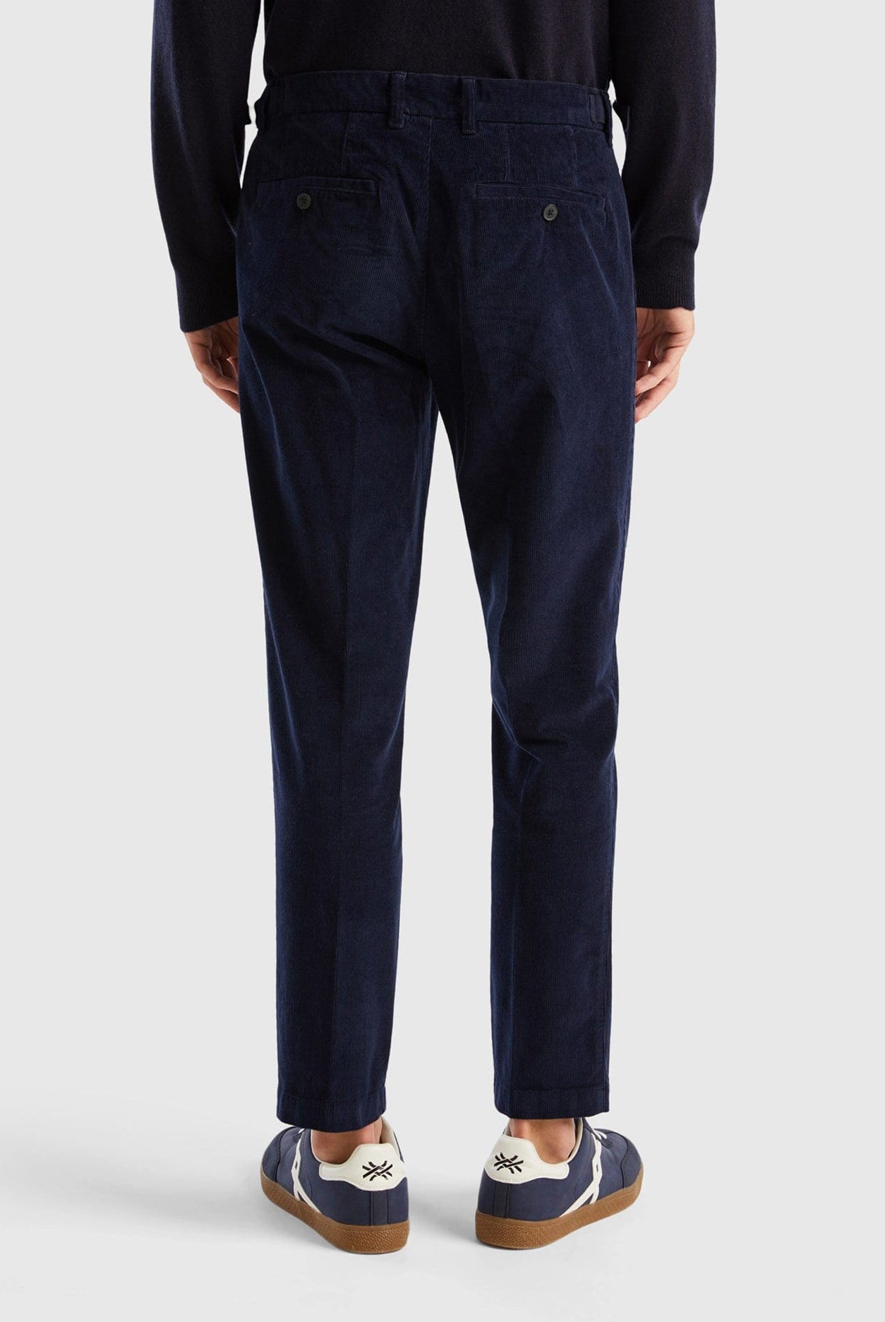 يونايتد كولورز اوف بينيتون بنطلون مخمل مطوي بقصة ضيقة رجالي