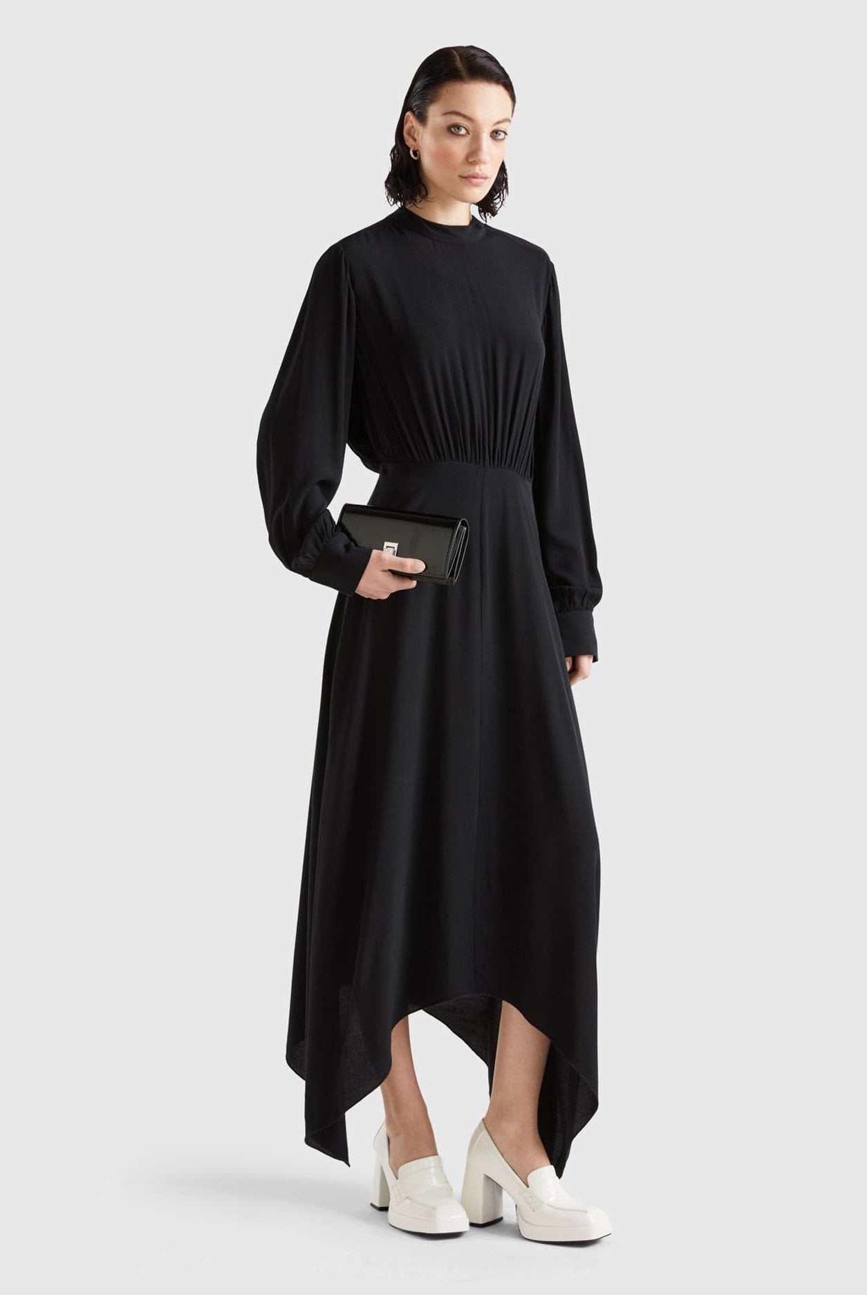 يونايتد كولورز اوف بينيتون فستان طويل من الفسكوز الفائق السلاسة