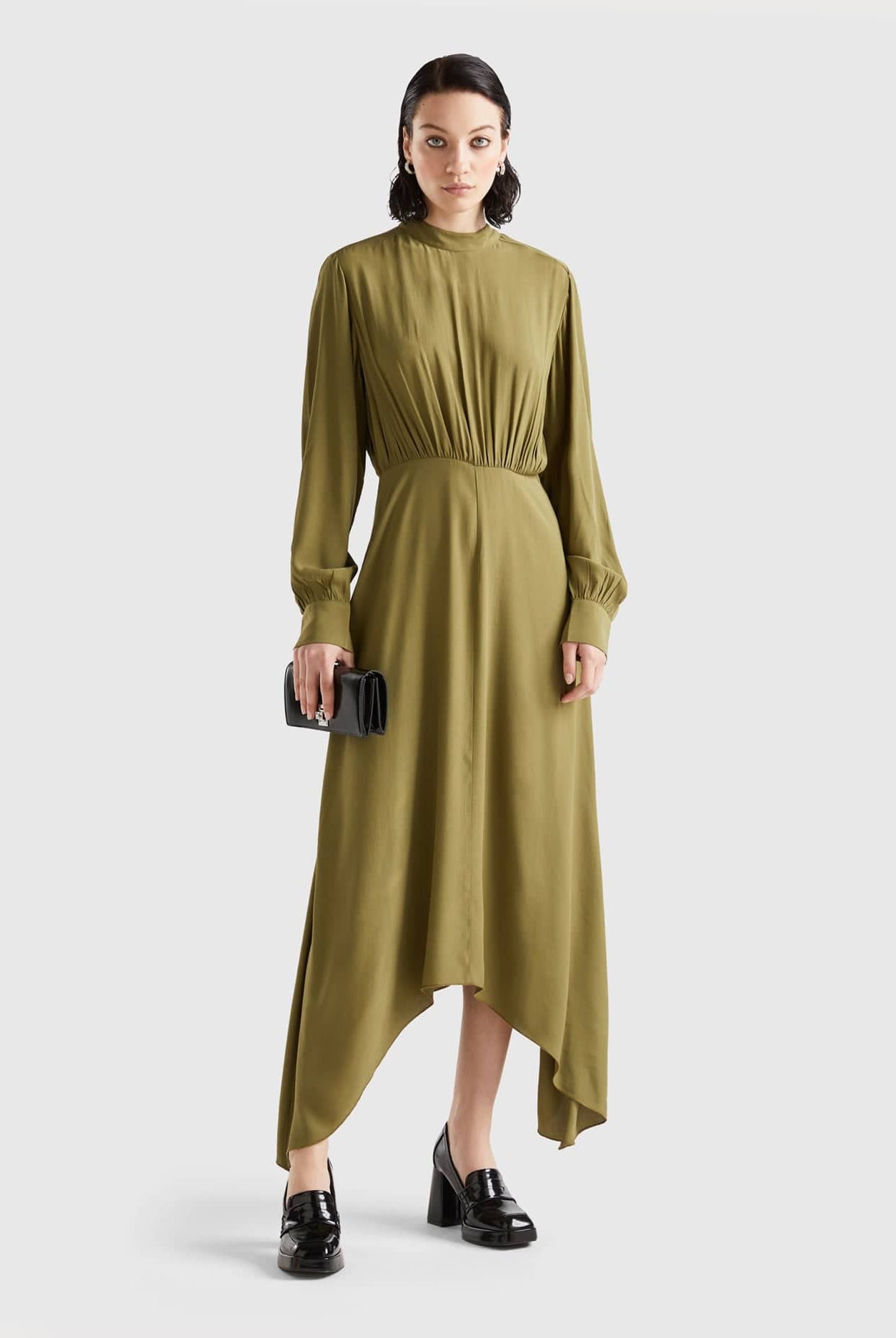 يونايتد كولورز اوف بينيتون فستان طويل من الفسكوز الفائق السلاسة