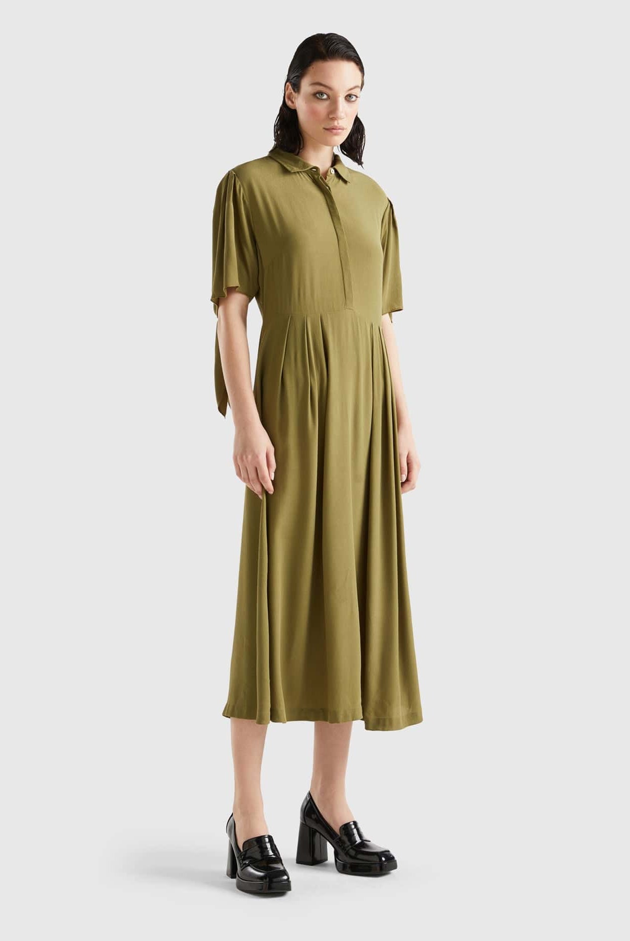 يونايتد كولورز اوف بينيتون فستان نسائي ميدي بياقة