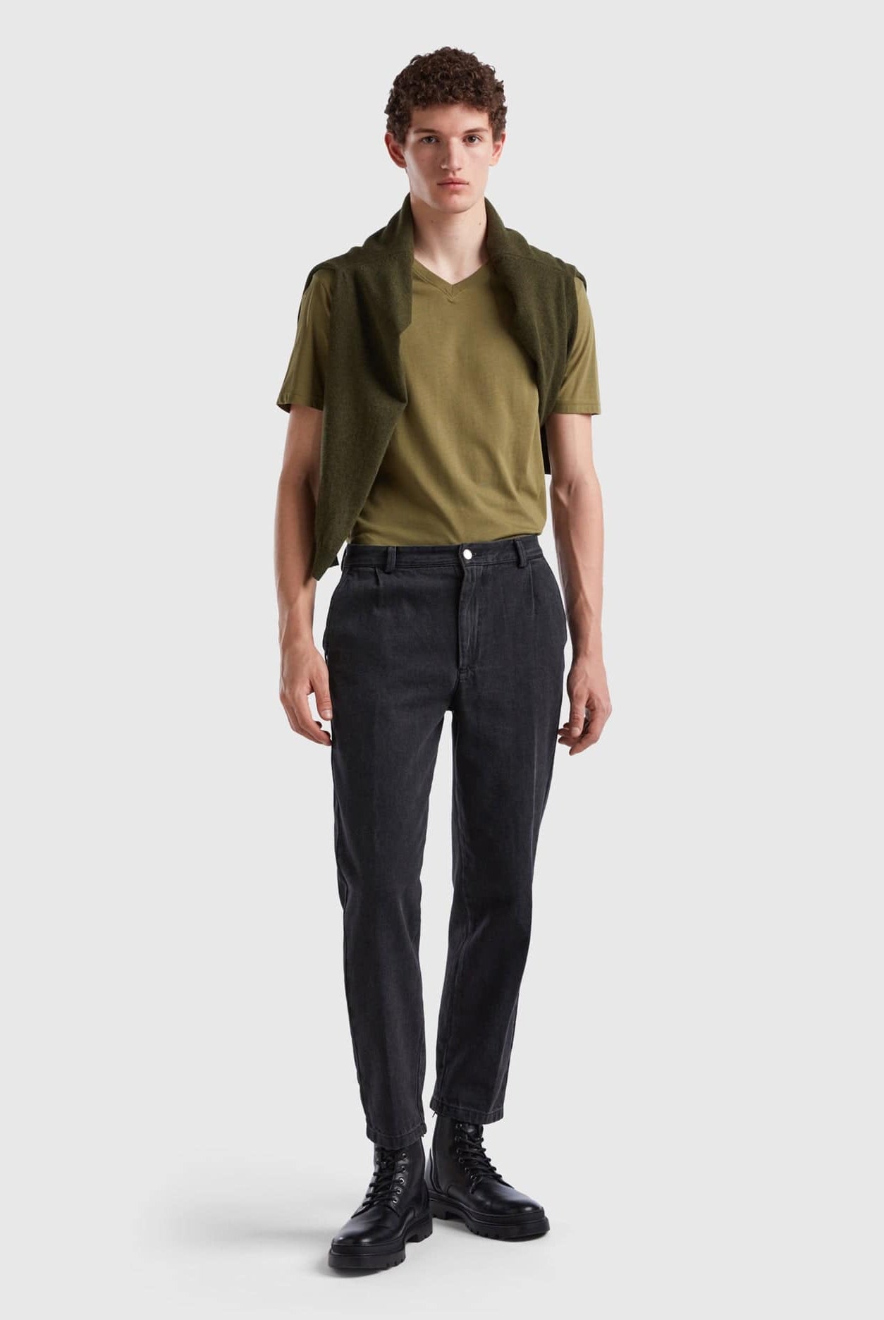 يونايتد كولورز اوف بينيتون بنطال تشينو رجالي من الدنيم