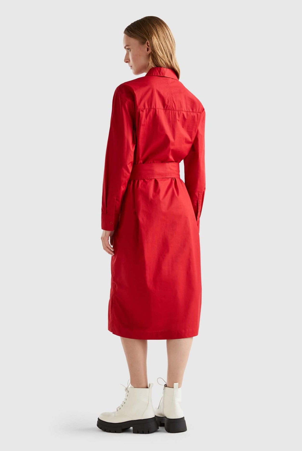 يونايتد كولورز اوف بينيتون فستان نسائي قميص ميدي مع حزام عالخصر وجيب عالصدر