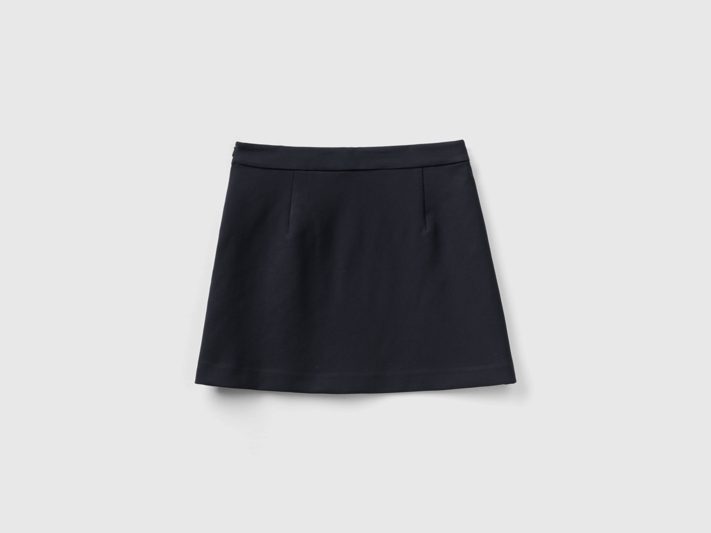 يونايتد كولورز اوف بينيتون تنورة ميني قصيرة نسائية بسحاب جانبي من البولي فيسكوز