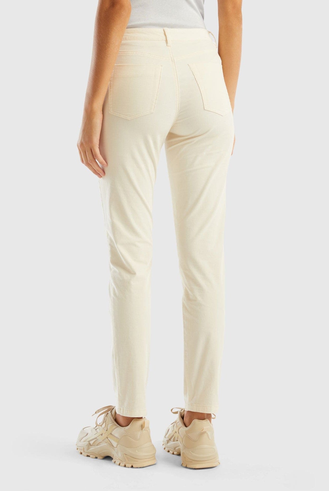 يونايتد كولورز اوف بينيتون بنطلون رجالي مخمل بخمس جيوب